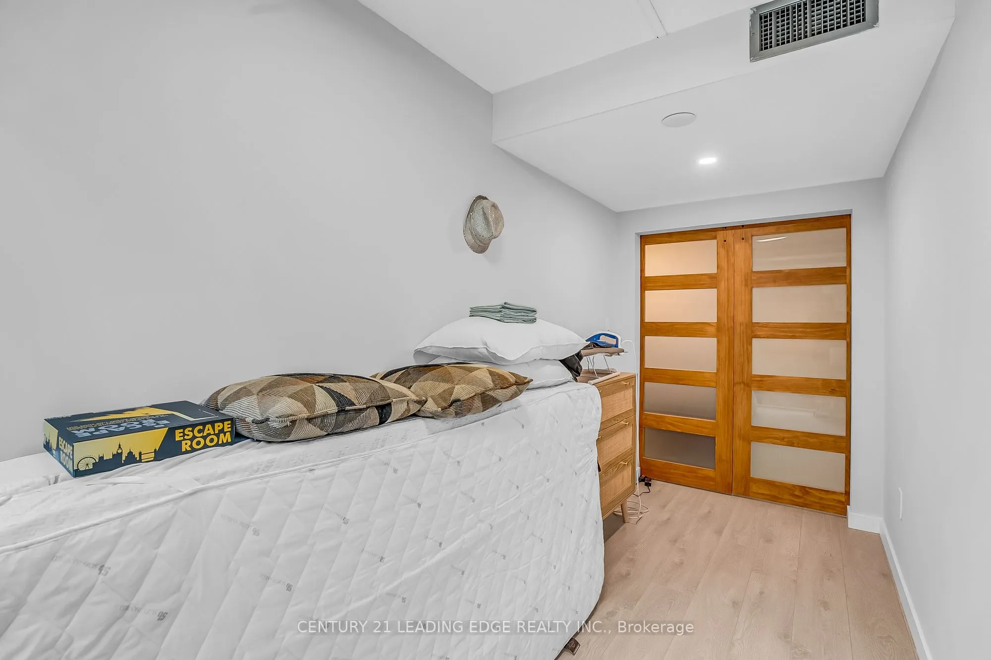705 King Street W, #805
