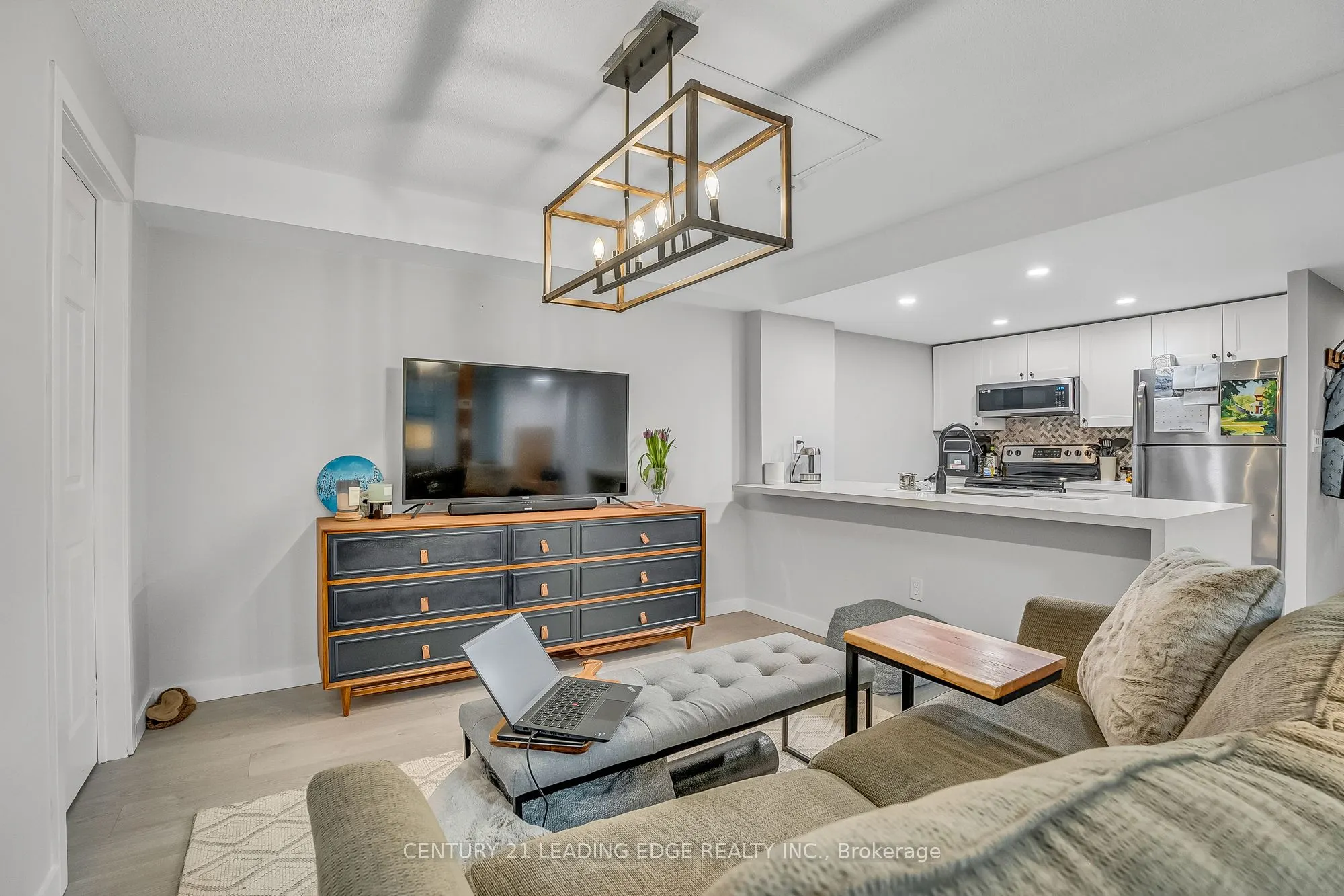 705 King Street W, #805