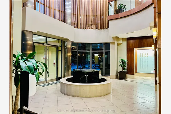 10 Northtown Way