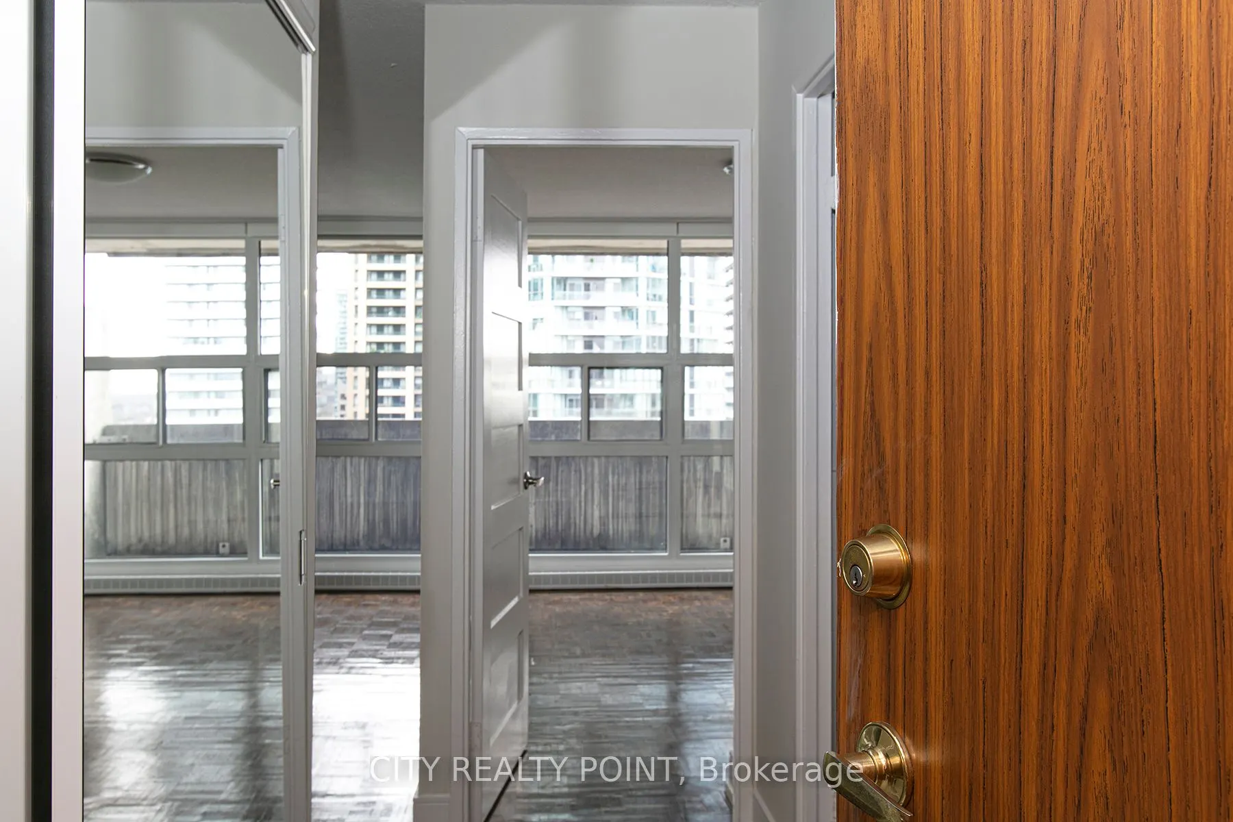33 Isabella Street, #2714