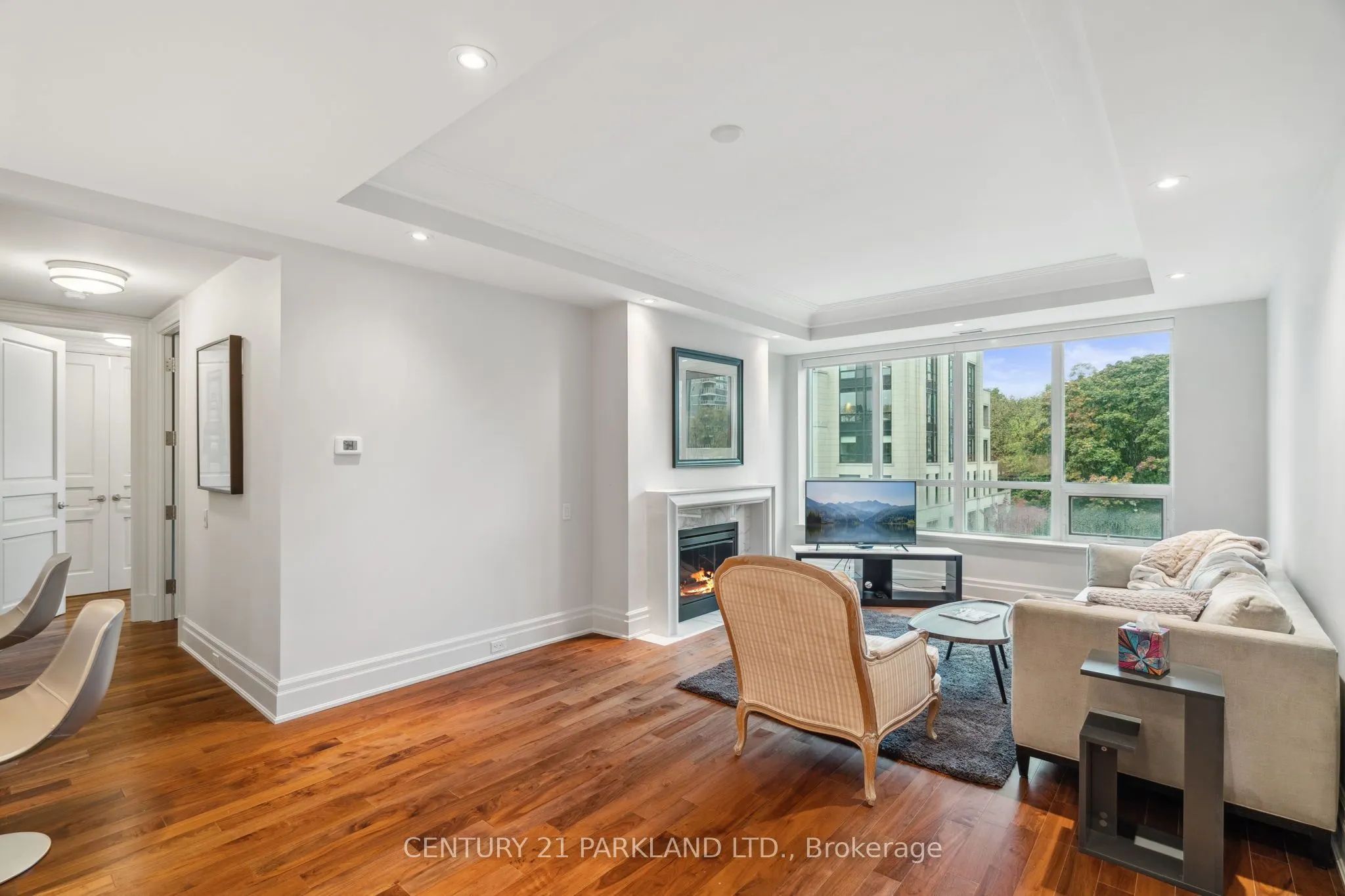 155 St Clair Avenue W, #409