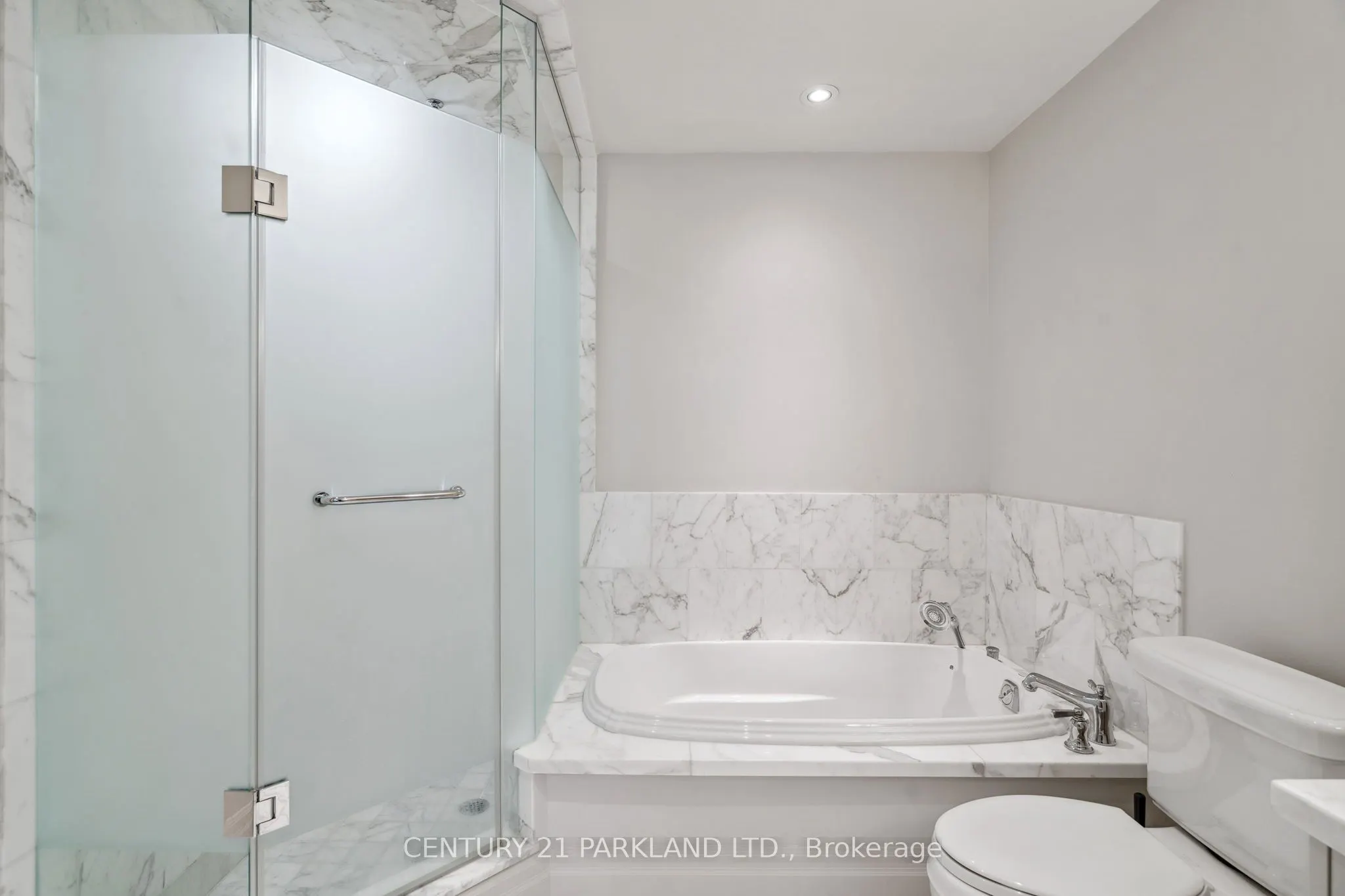 155 St Clair Avenue W, #409