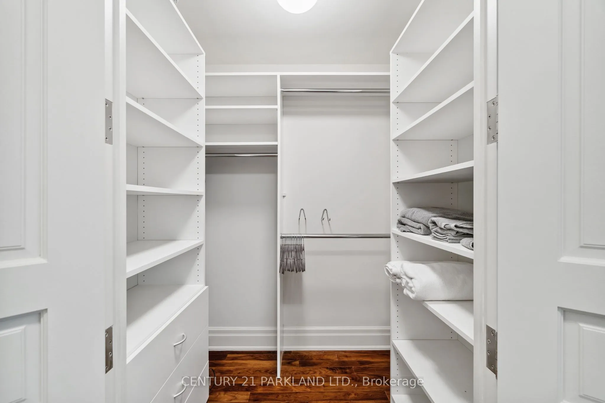 155 St Clair Avenue W, #409