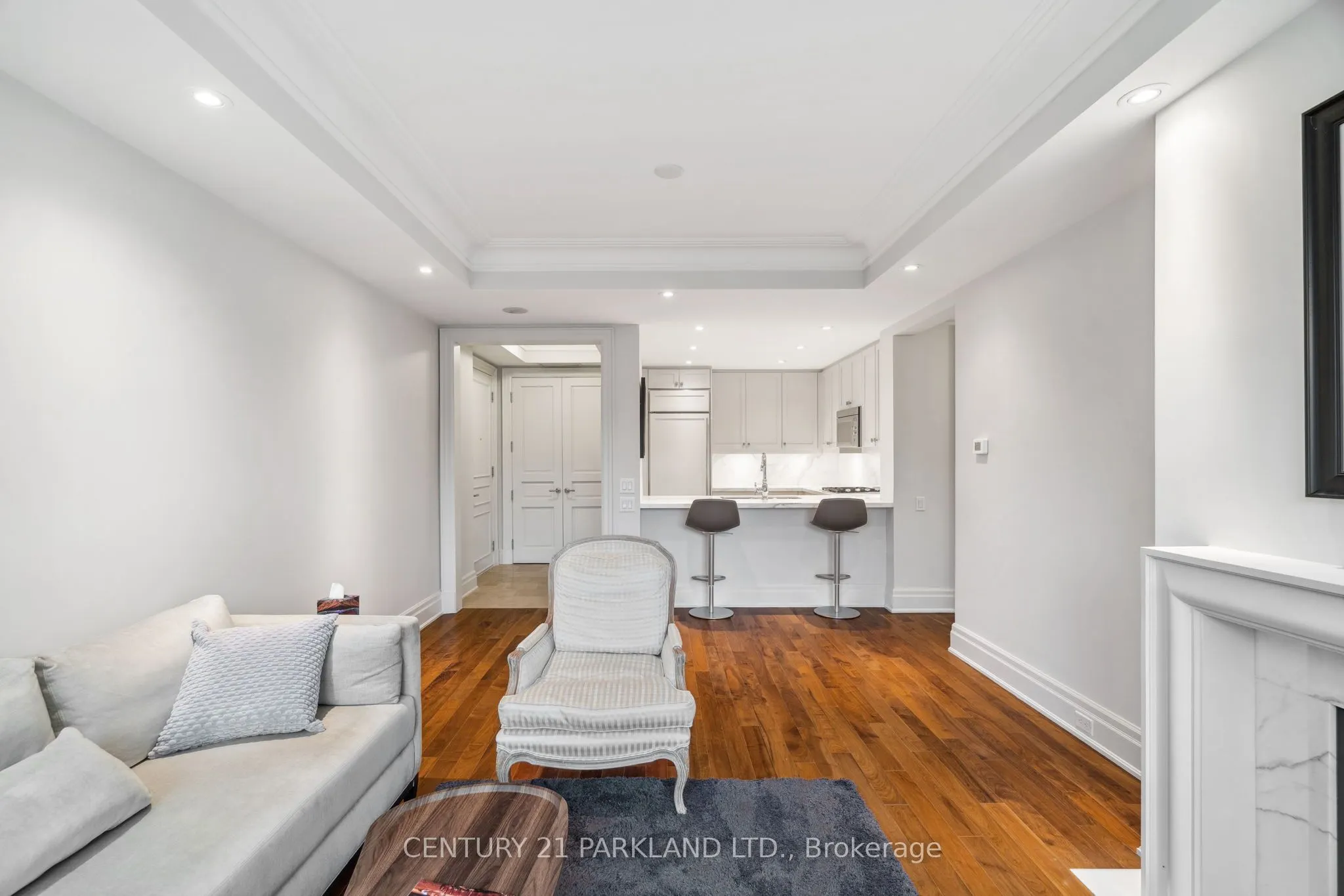 155 St Clair Avenue W, #409