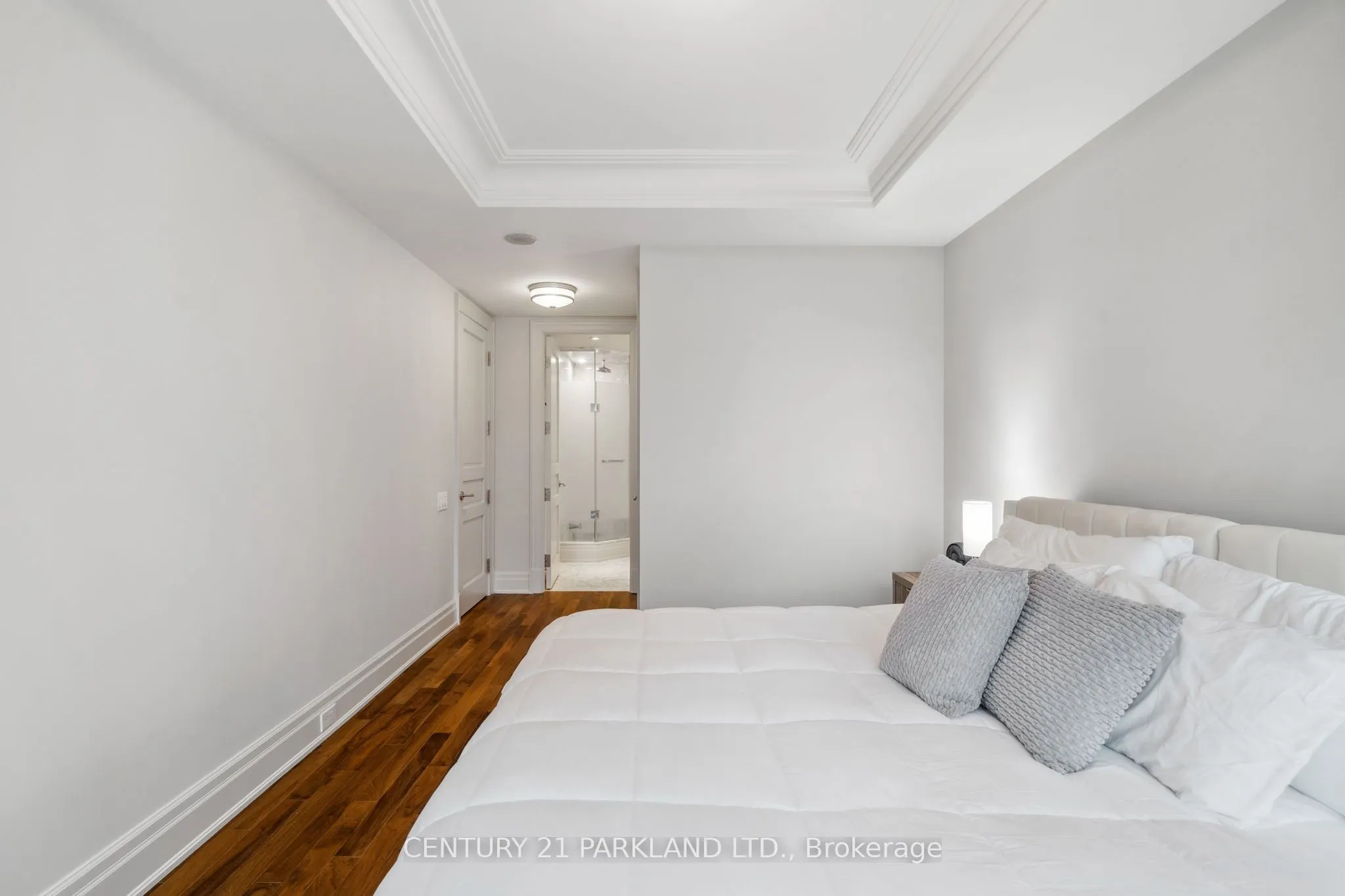 155 St Clair Avenue W, #409