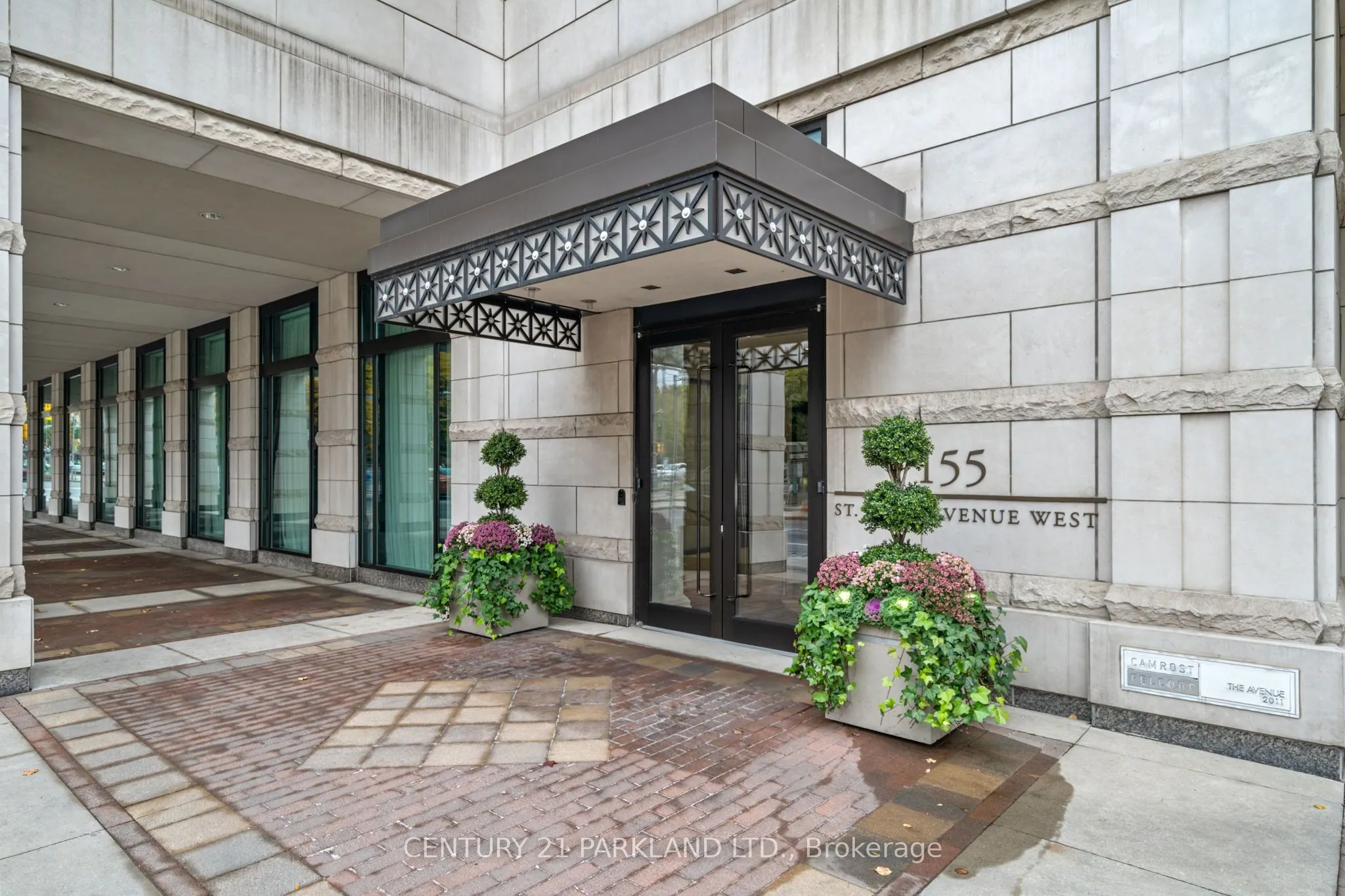 155 St Clair Avenue W, #409