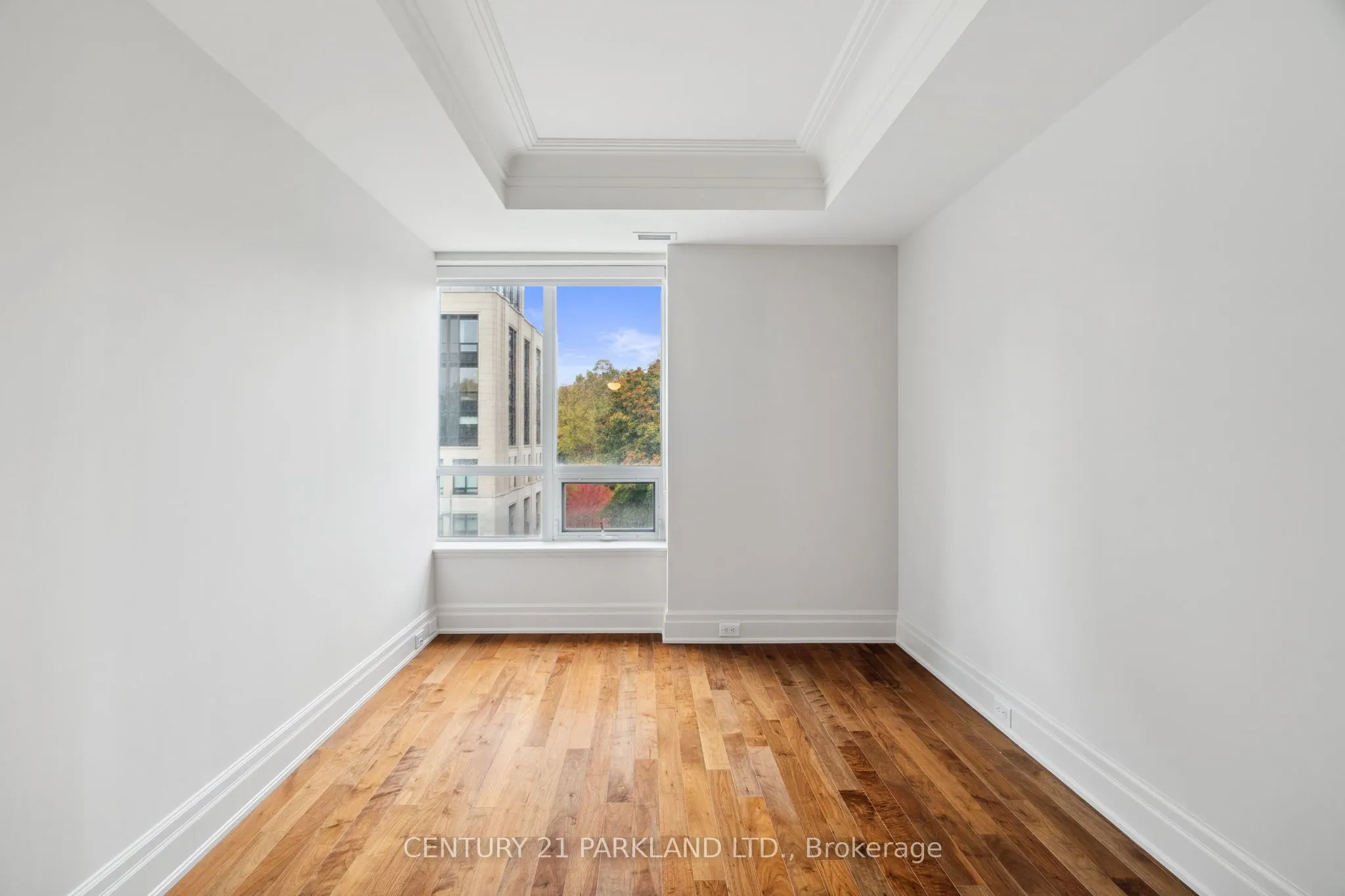 155 St Clair Avenue W, #409
