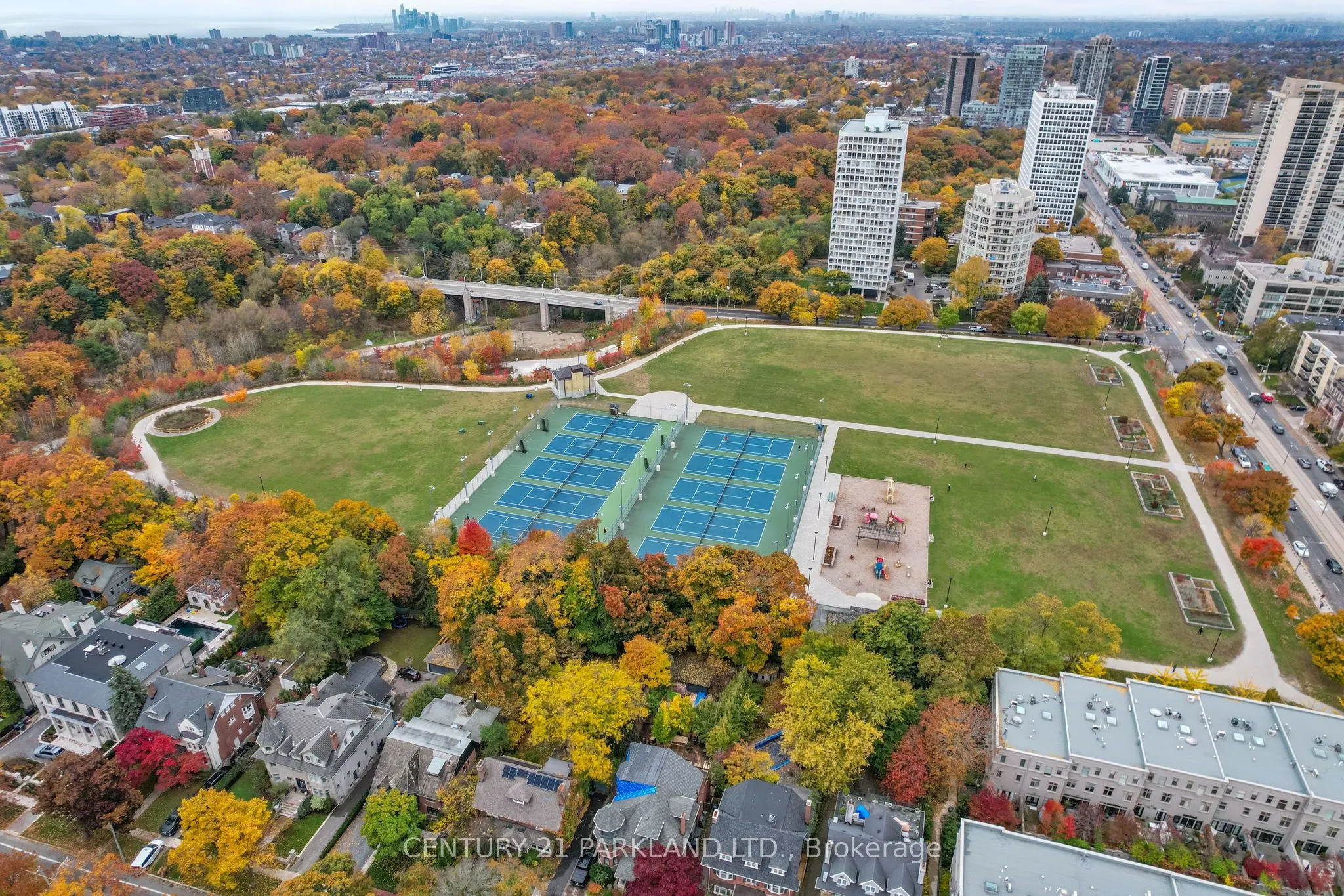 155 St Clair Avenue W, #409