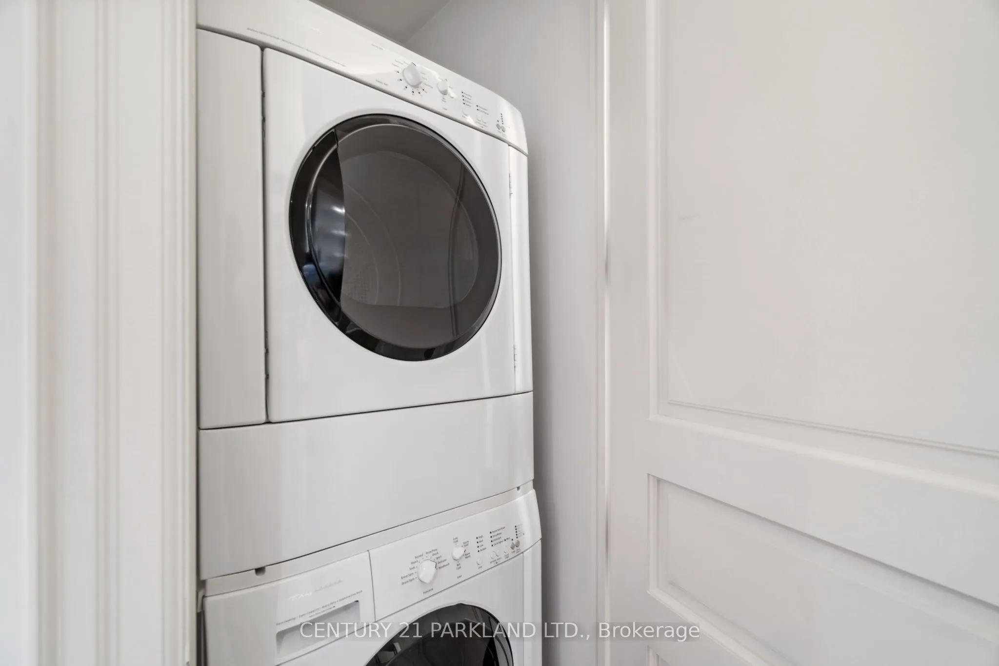155 St Clair Avenue W, #409