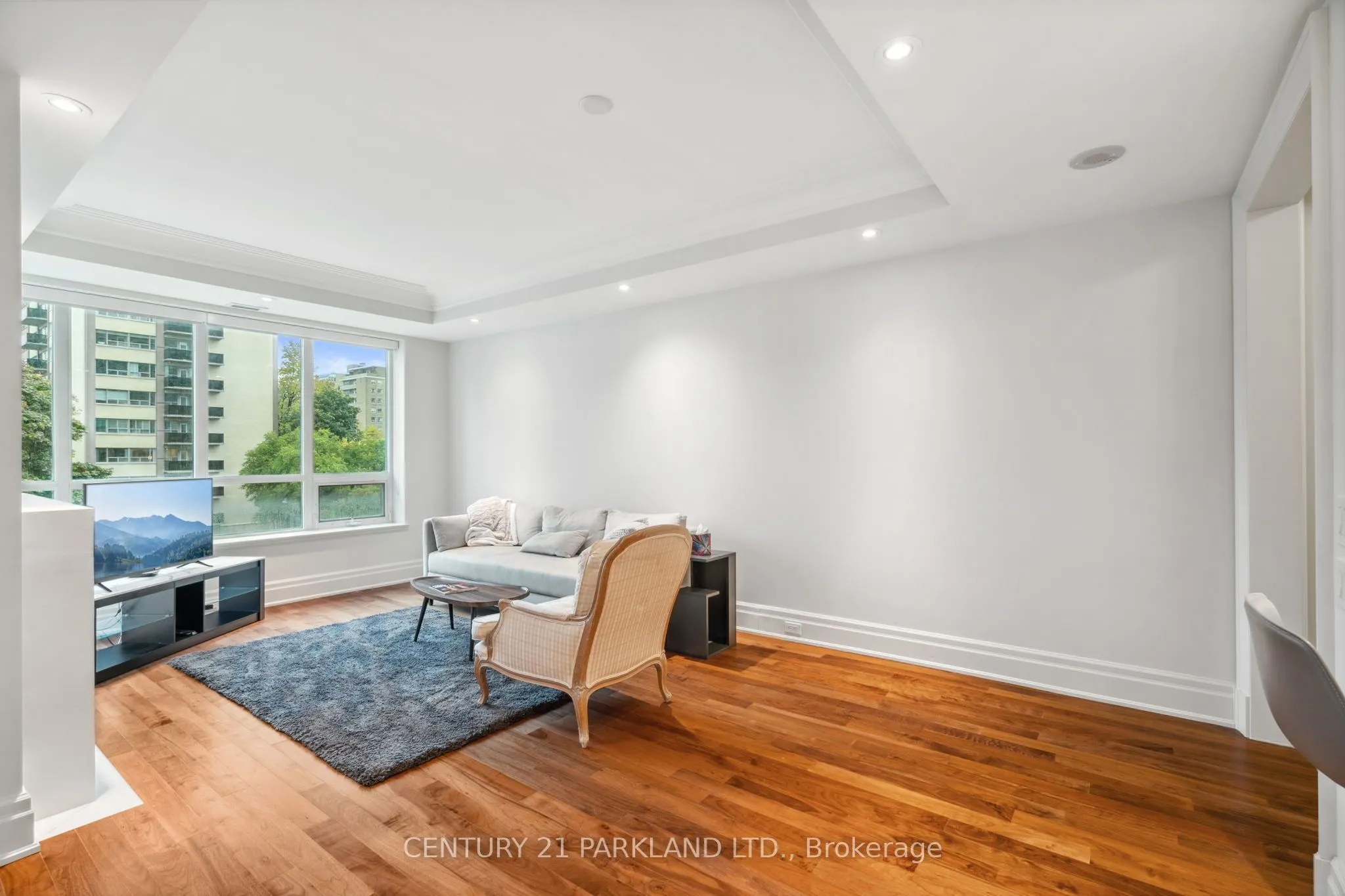 155 St Clair Avenue W, #409