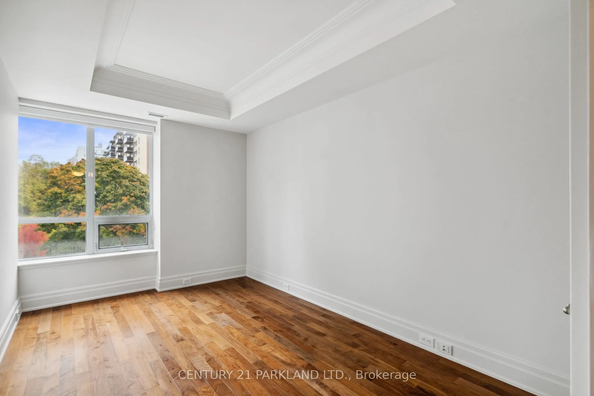 155 St Clair Avenue W, #409