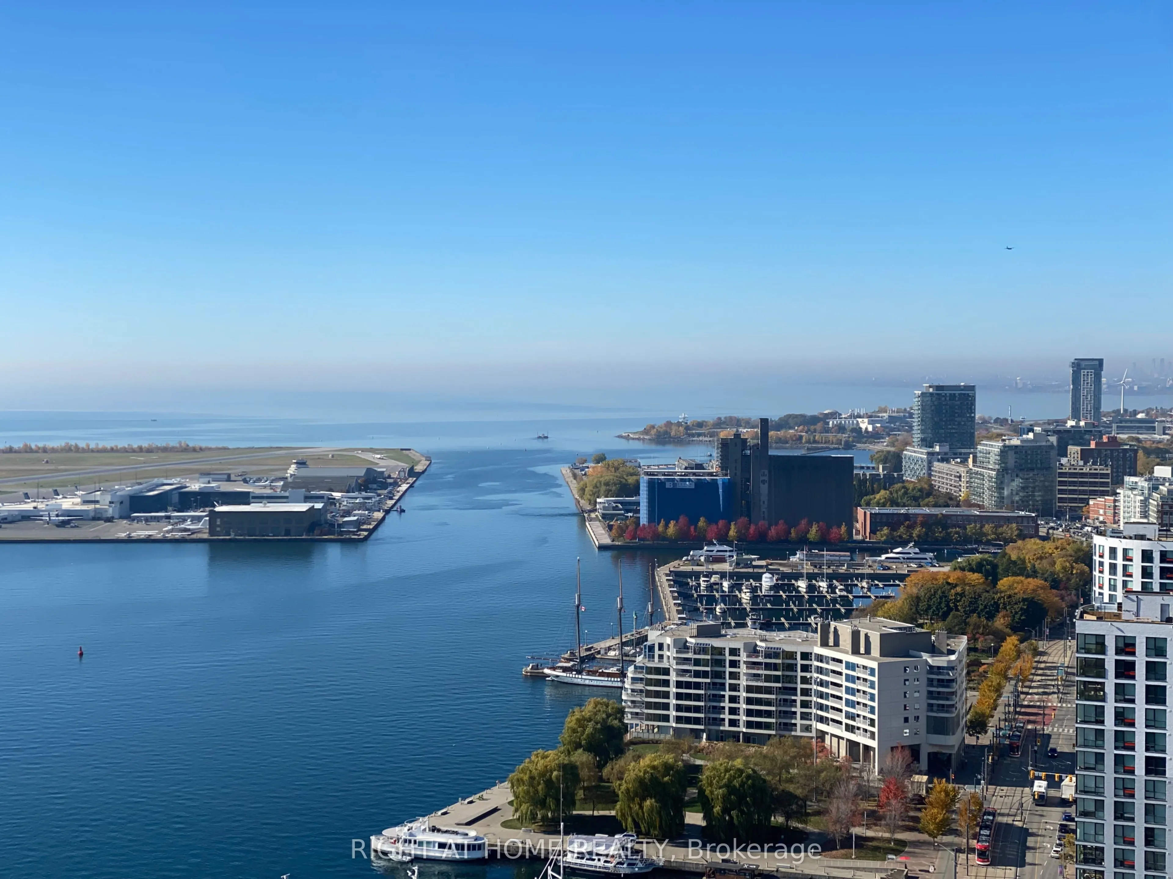 270 Queens Quay W, #3008