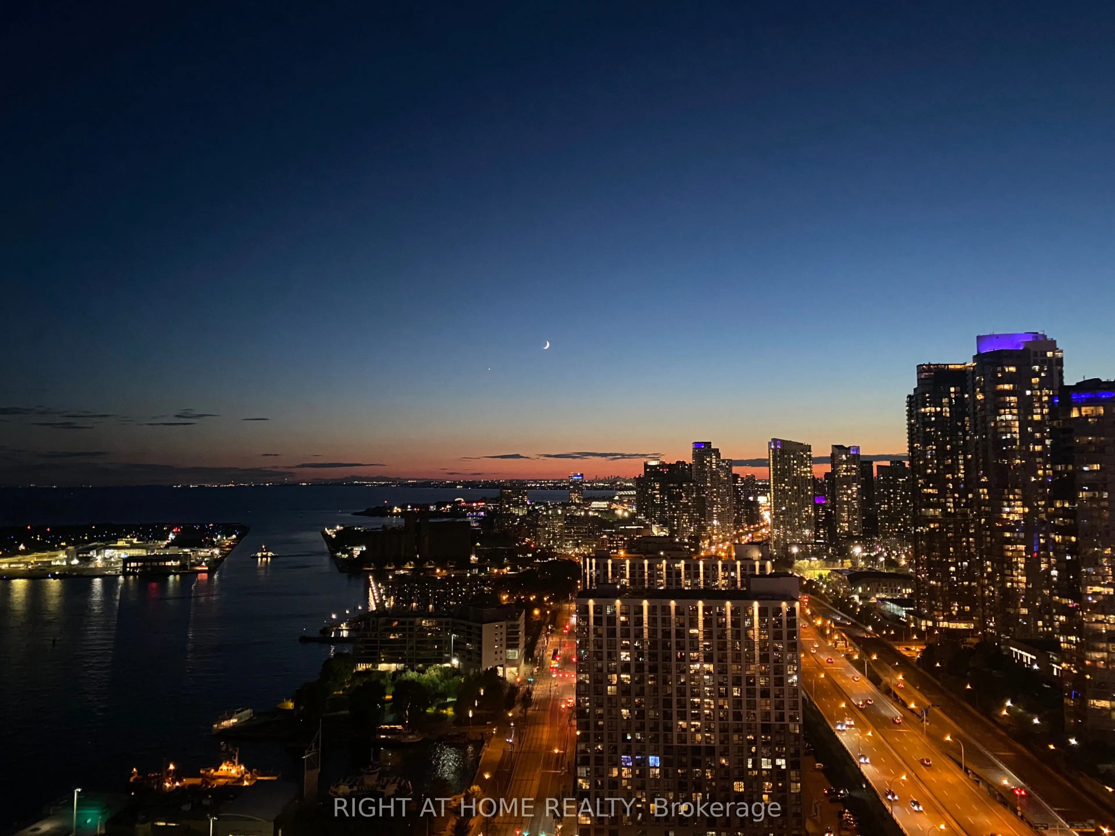270 Queens Quay W, #3008