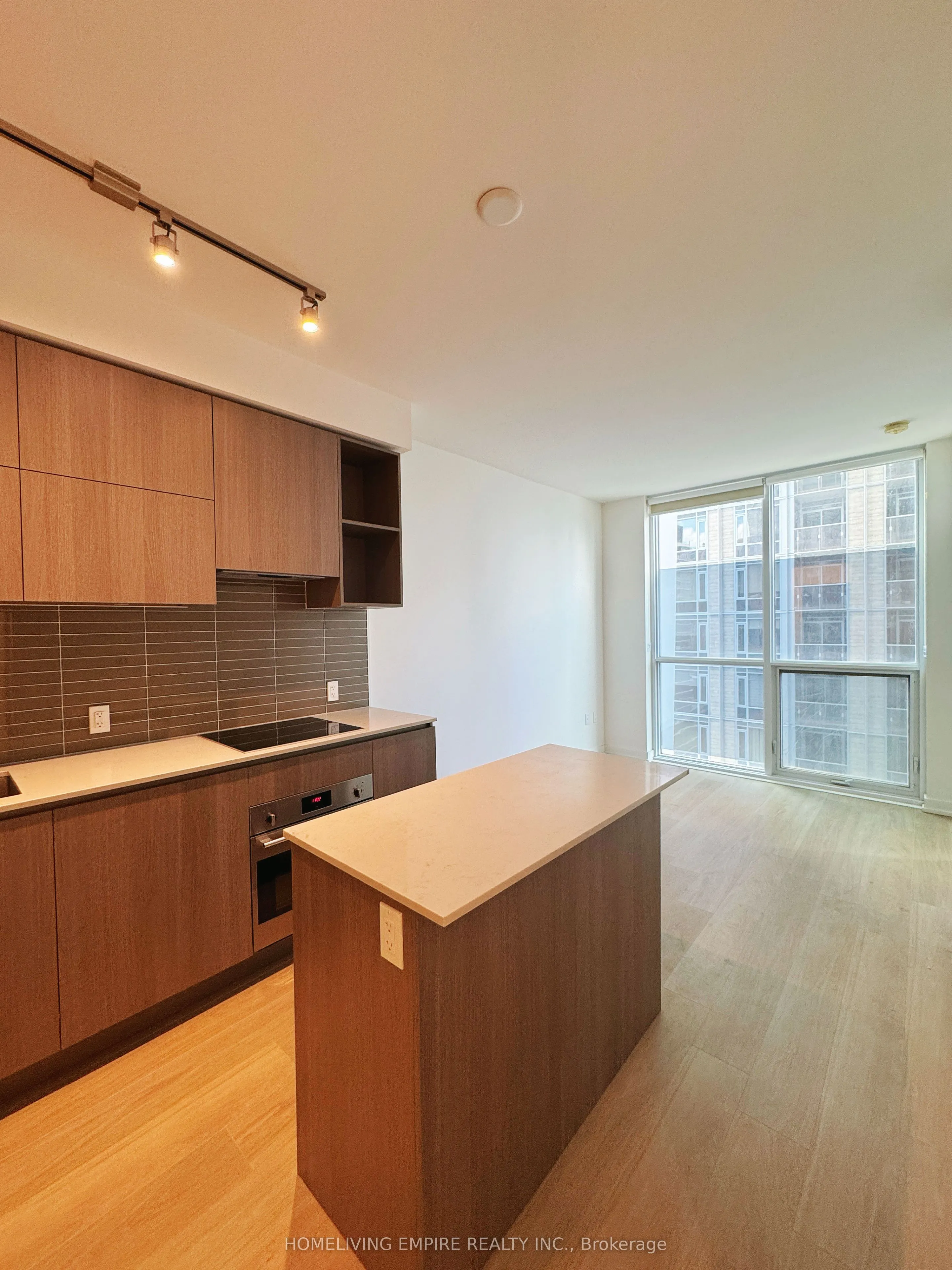 1 Yorkville Avenue, #1703