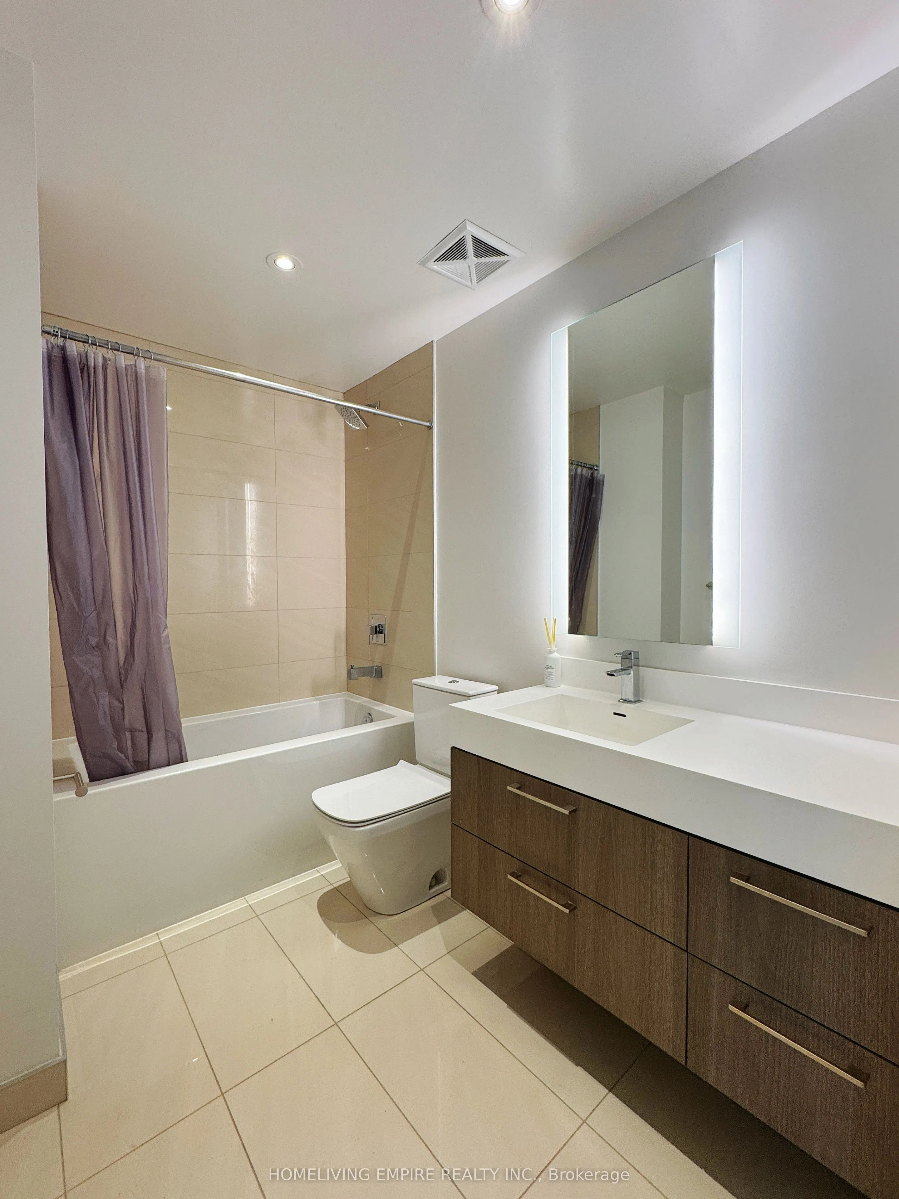1 Yorkville Avenue, #1703