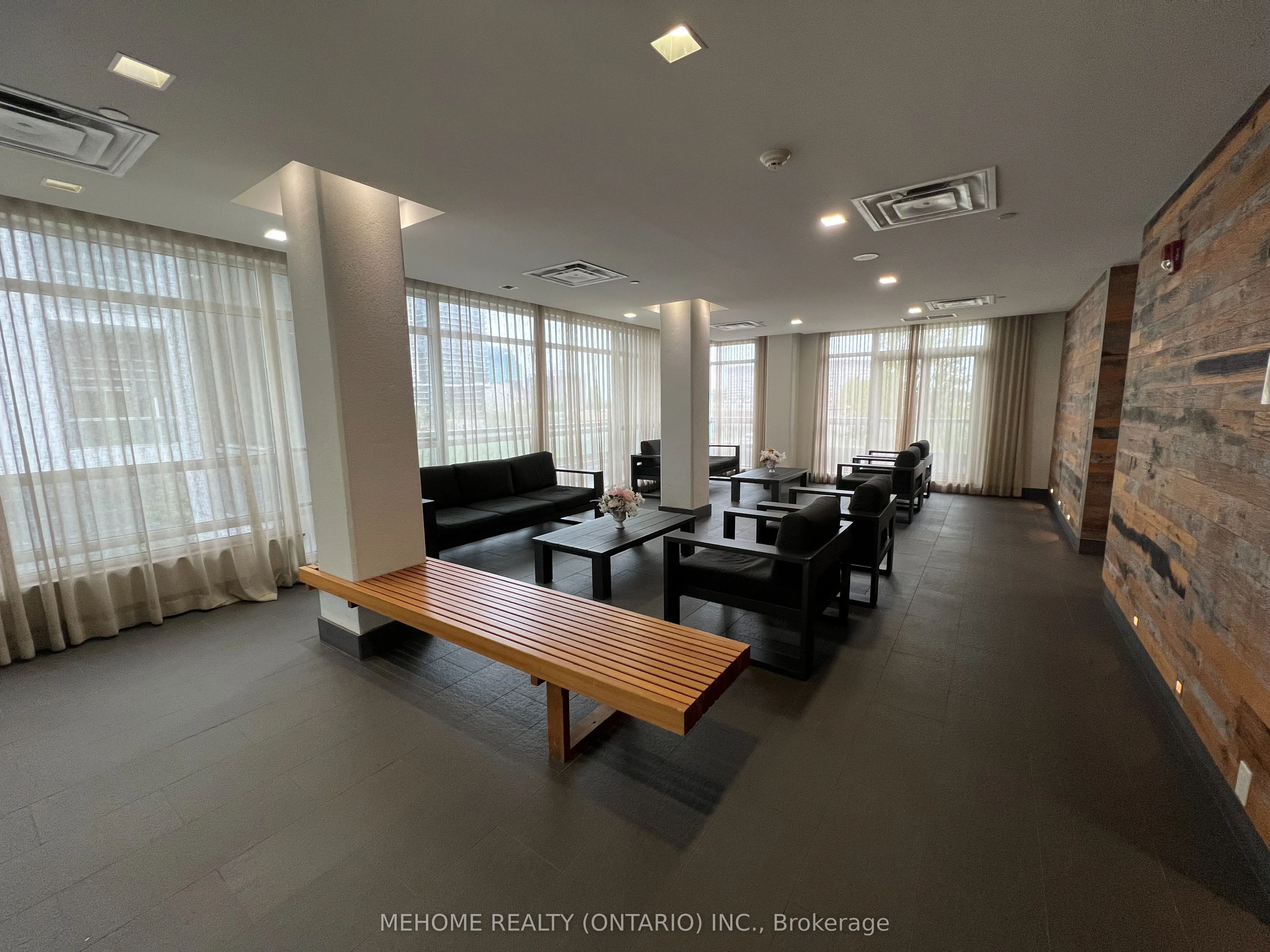 275 Yorkland Road, #2610