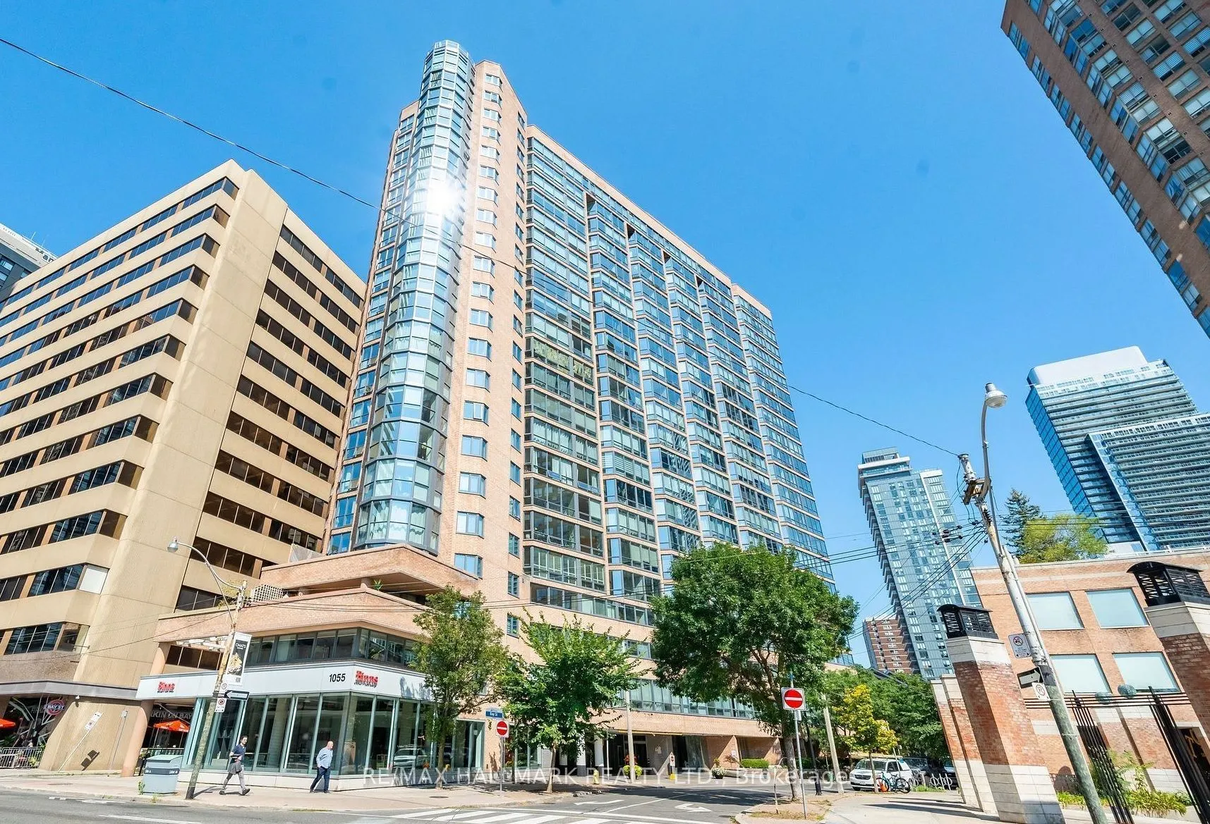 1055 Bay Street, #913