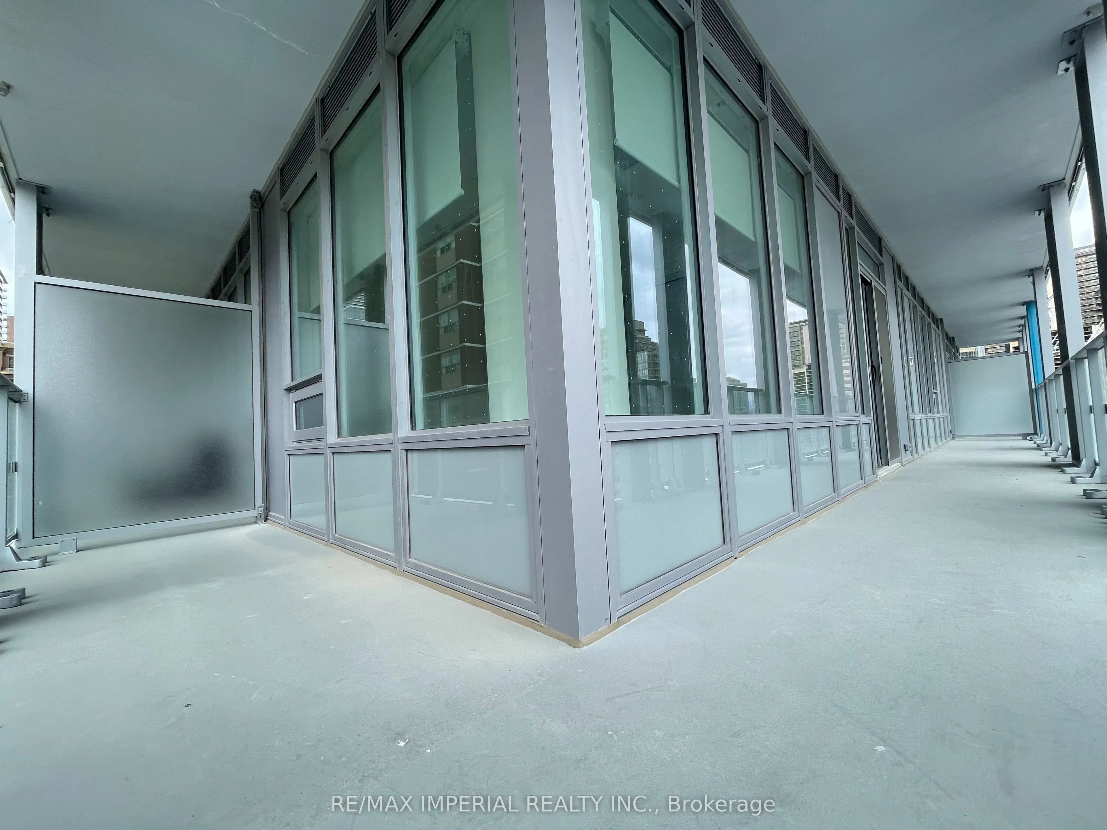 195 Redpath Avenue, #404