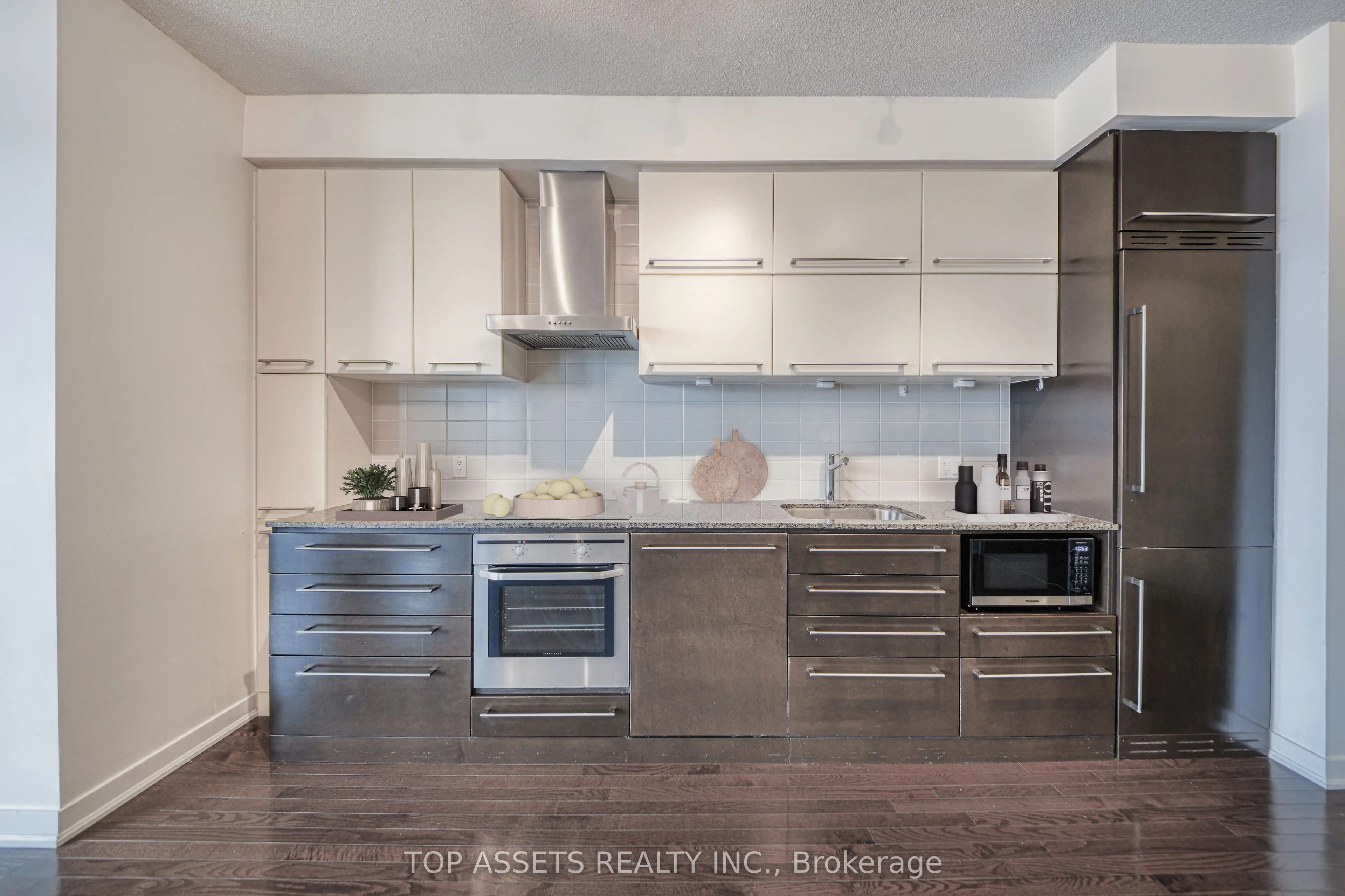 770 Bay Street, #1613