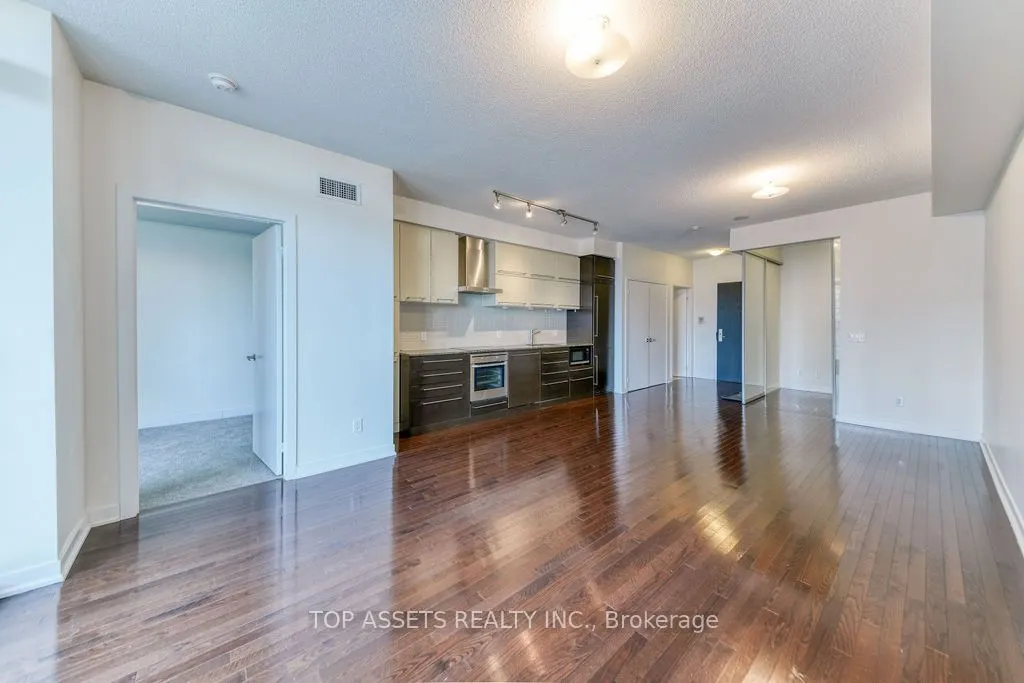 770 Bay Street, #1613