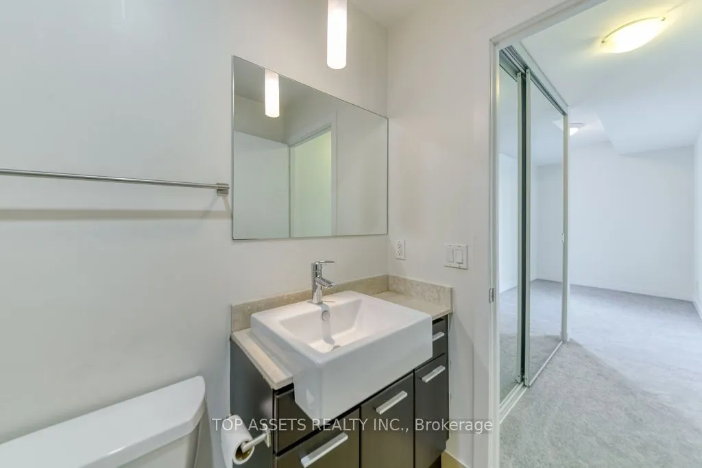 770 Bay Street, #1613