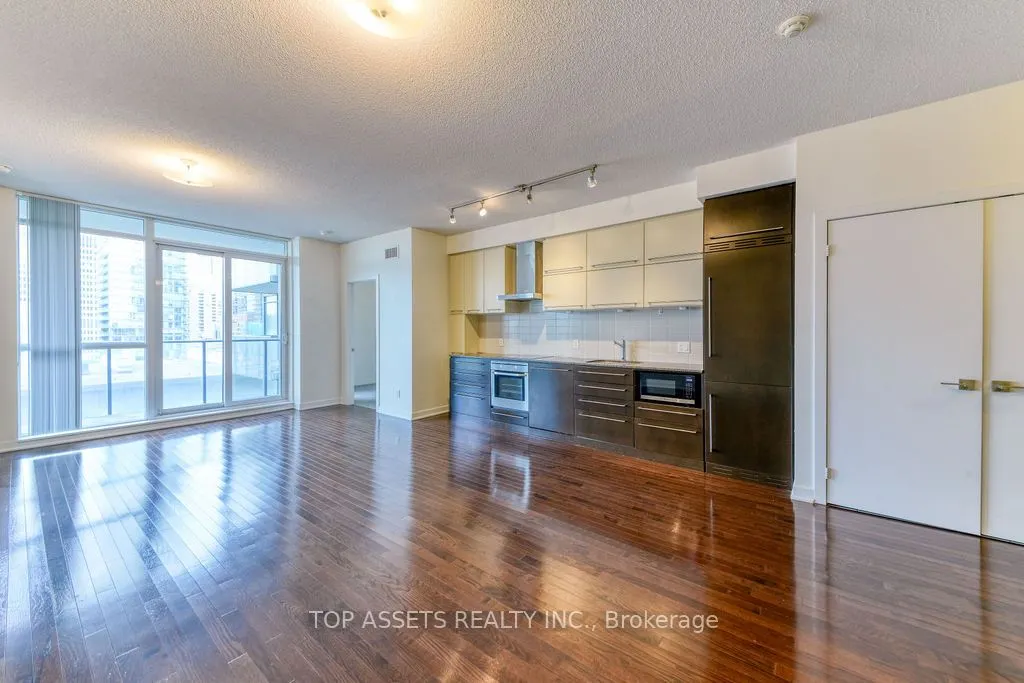 770 Bay Street, #1613