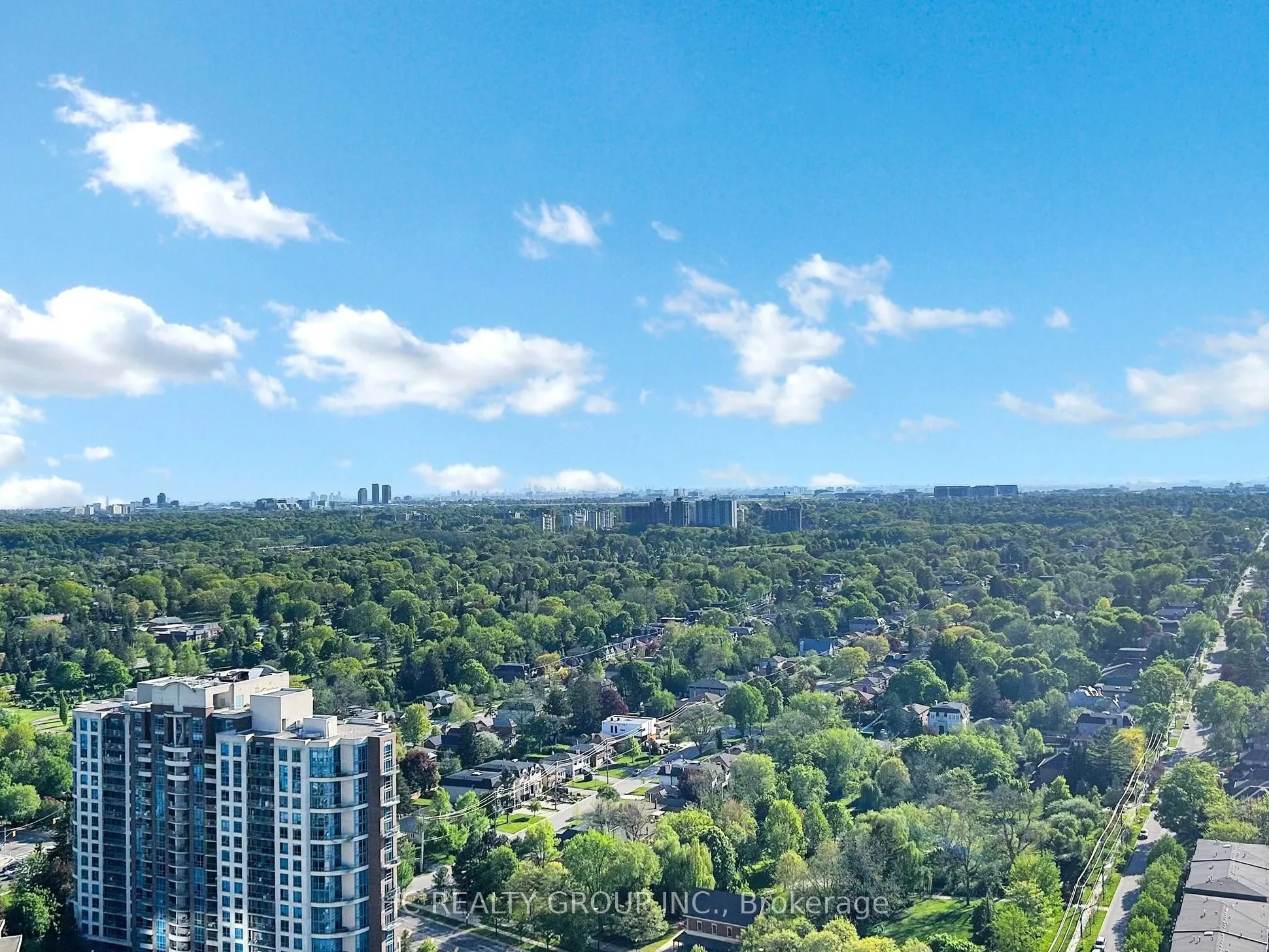 15 Ellerslie Avenue #LPH08