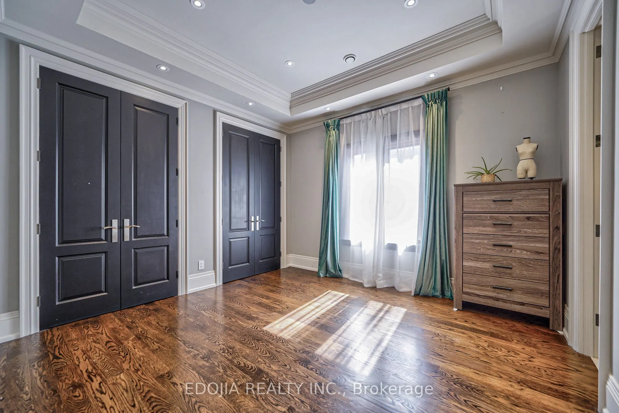 141 Highland Crescent