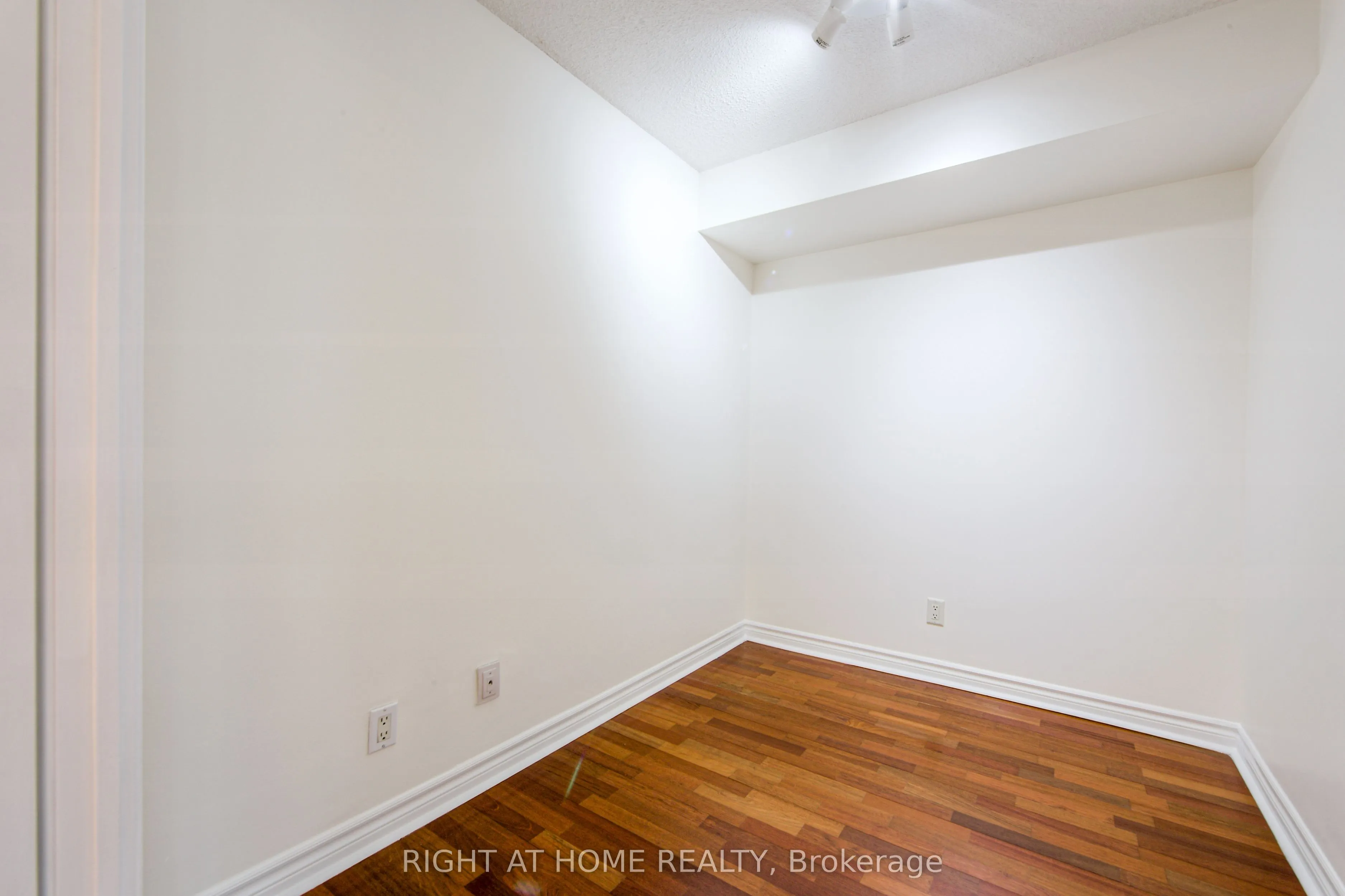 19 Barberry Place, #410