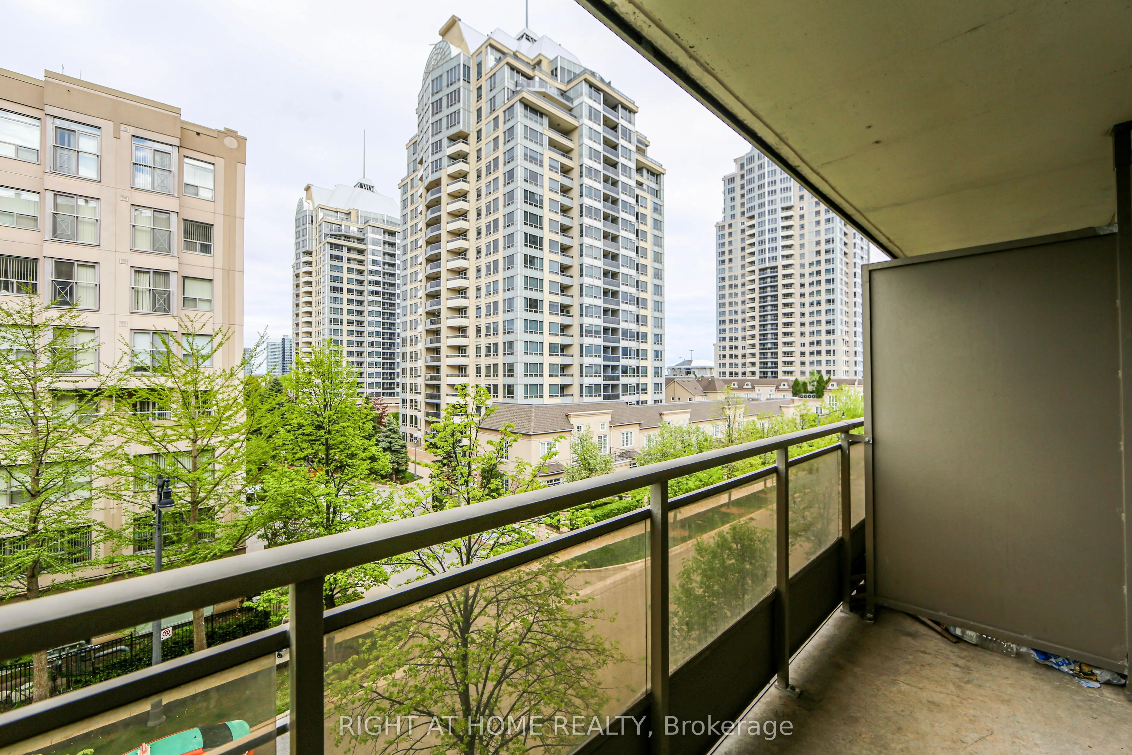 19 Barberry Place, #410