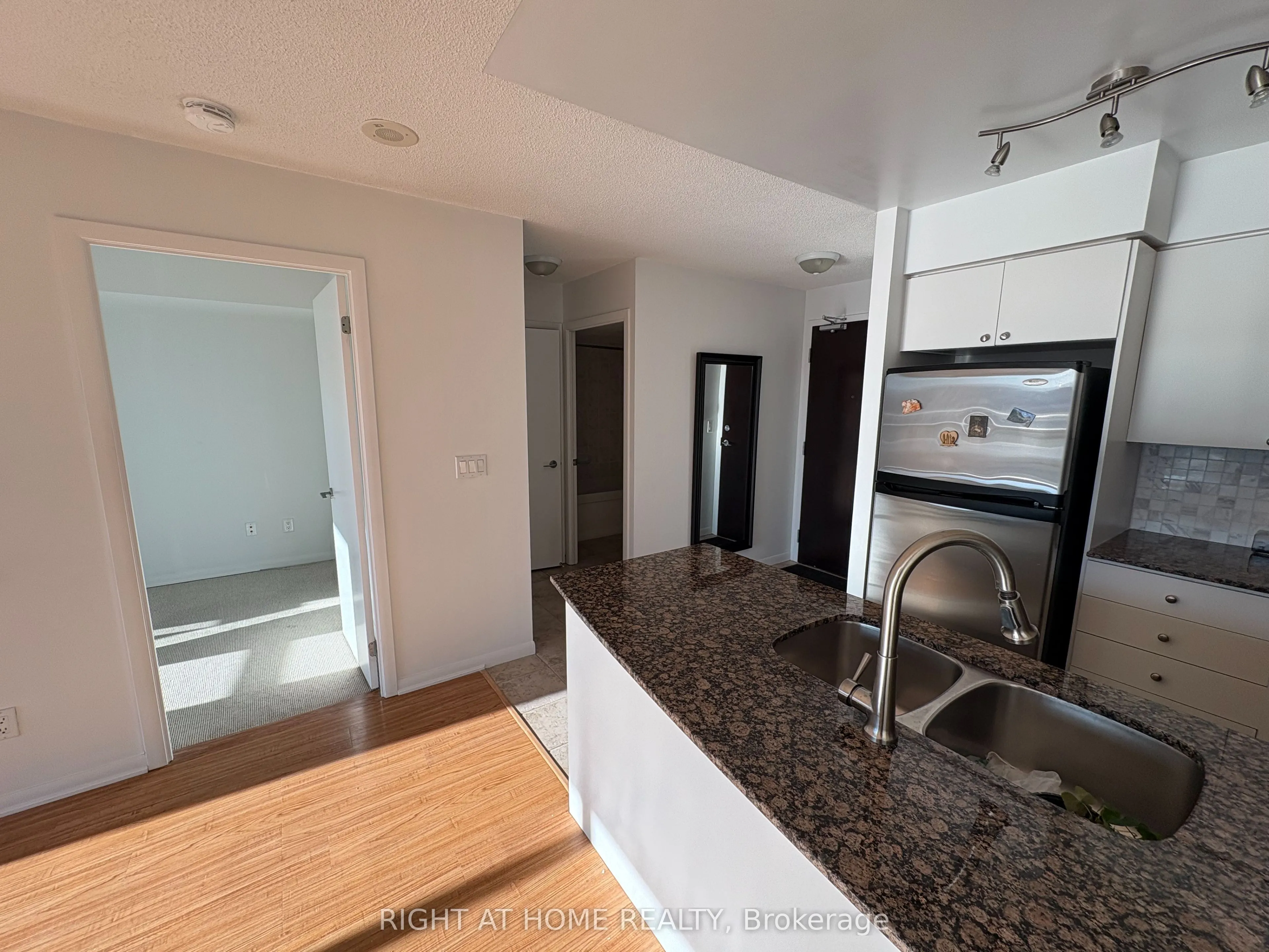 231 Fort York Boulevard, #1011