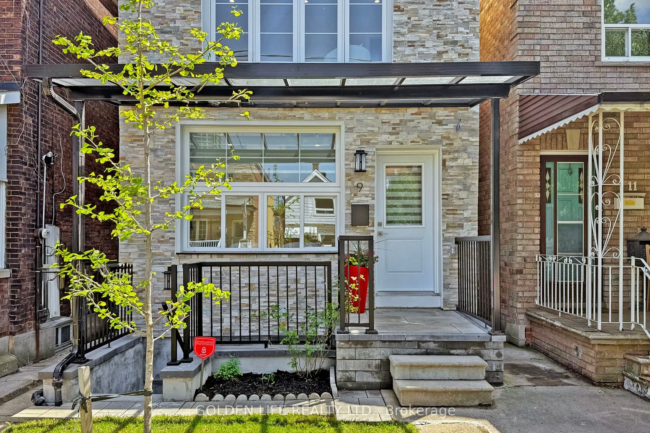 9 Cobourg Avenue