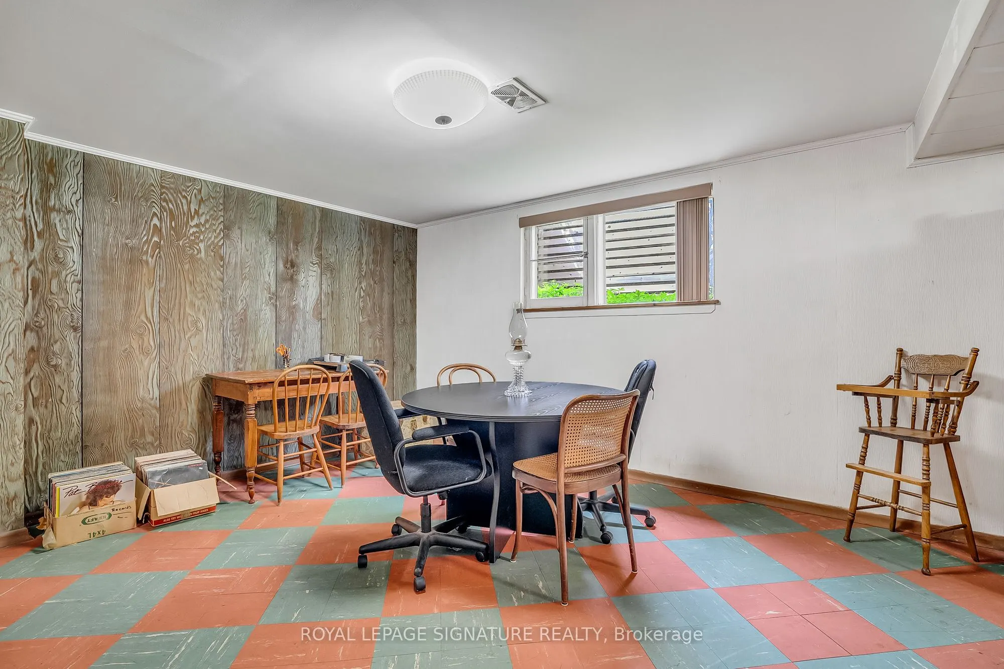24 Deepwood Crescent