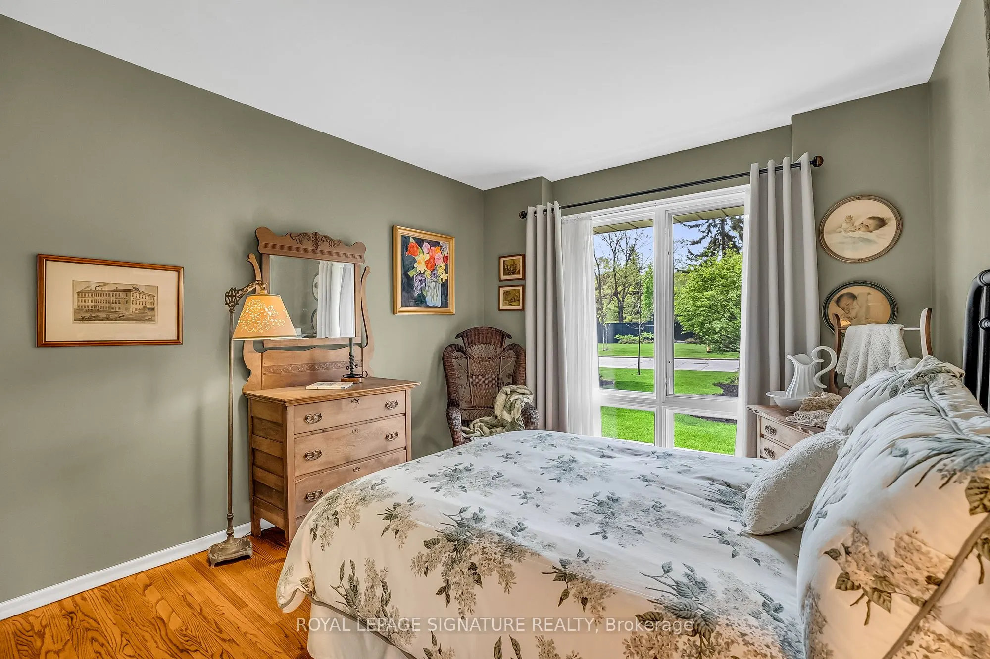 24 Deepwood Crescent