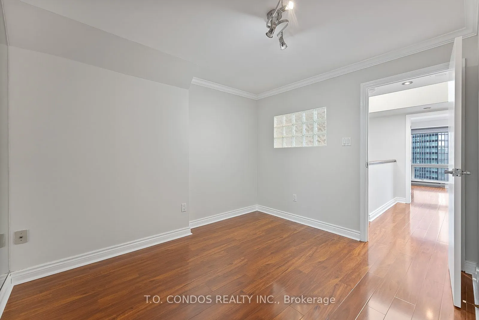 1001 Bay Street, #PH05
