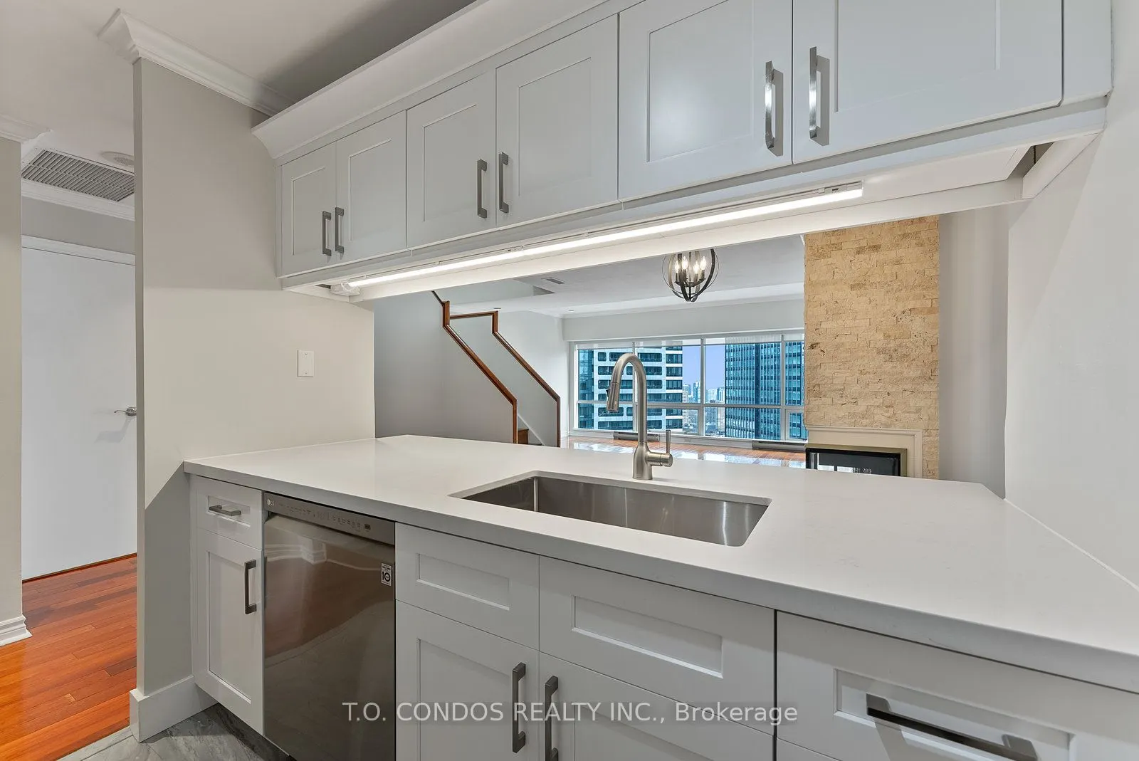 1001 Bay Street, #PH05