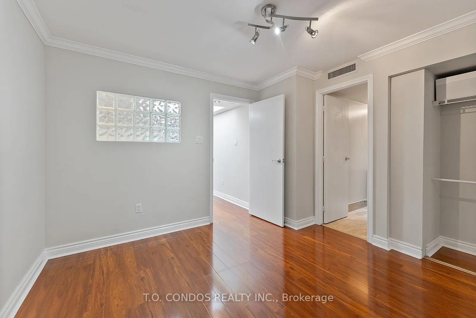 1001 Bay Street, #PH05