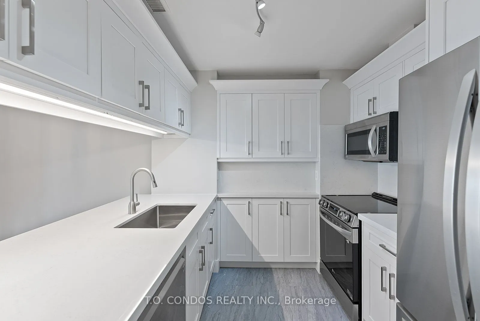 1001 Bay Street, #PH05
