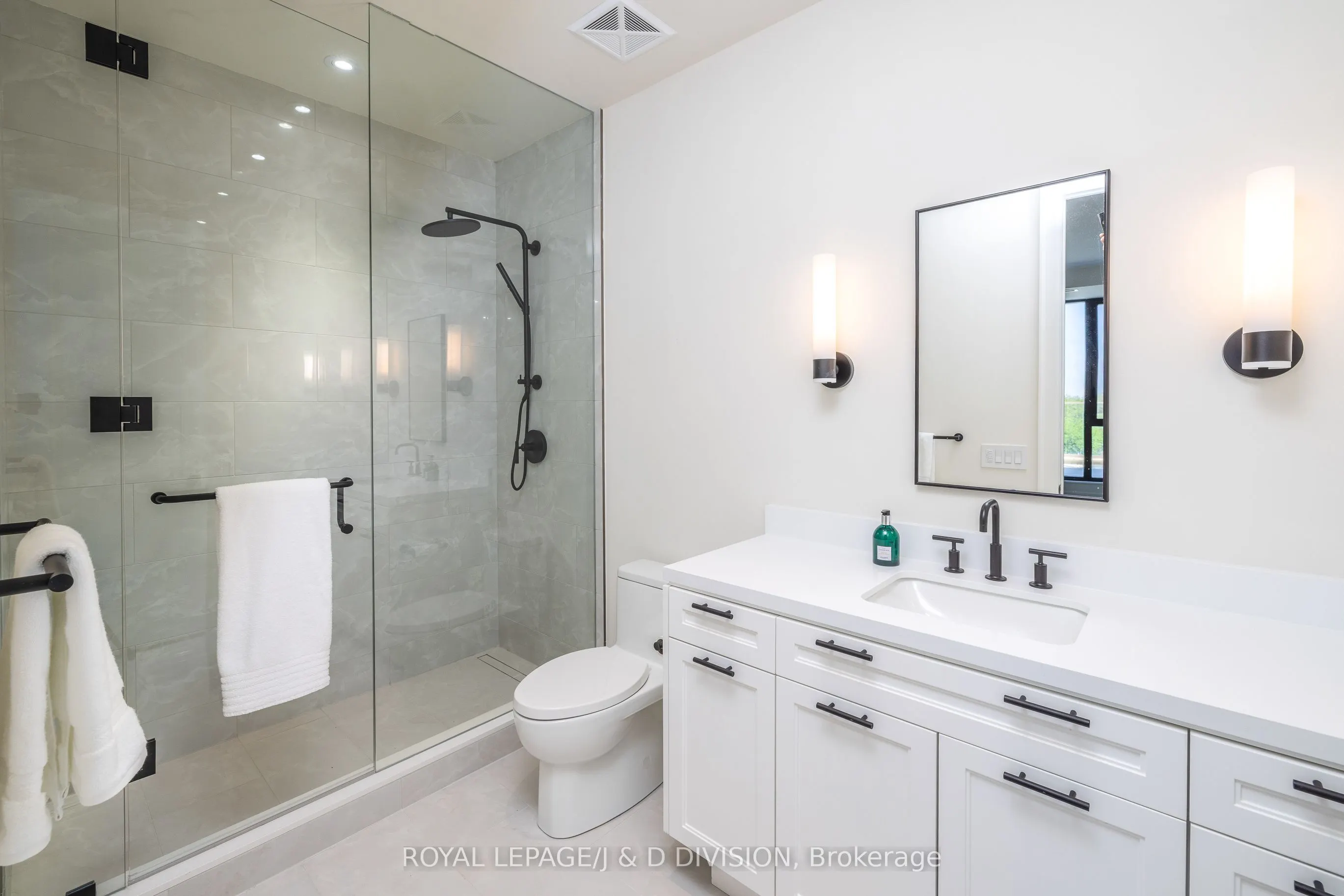 1 Strathgowan Avenue, #801