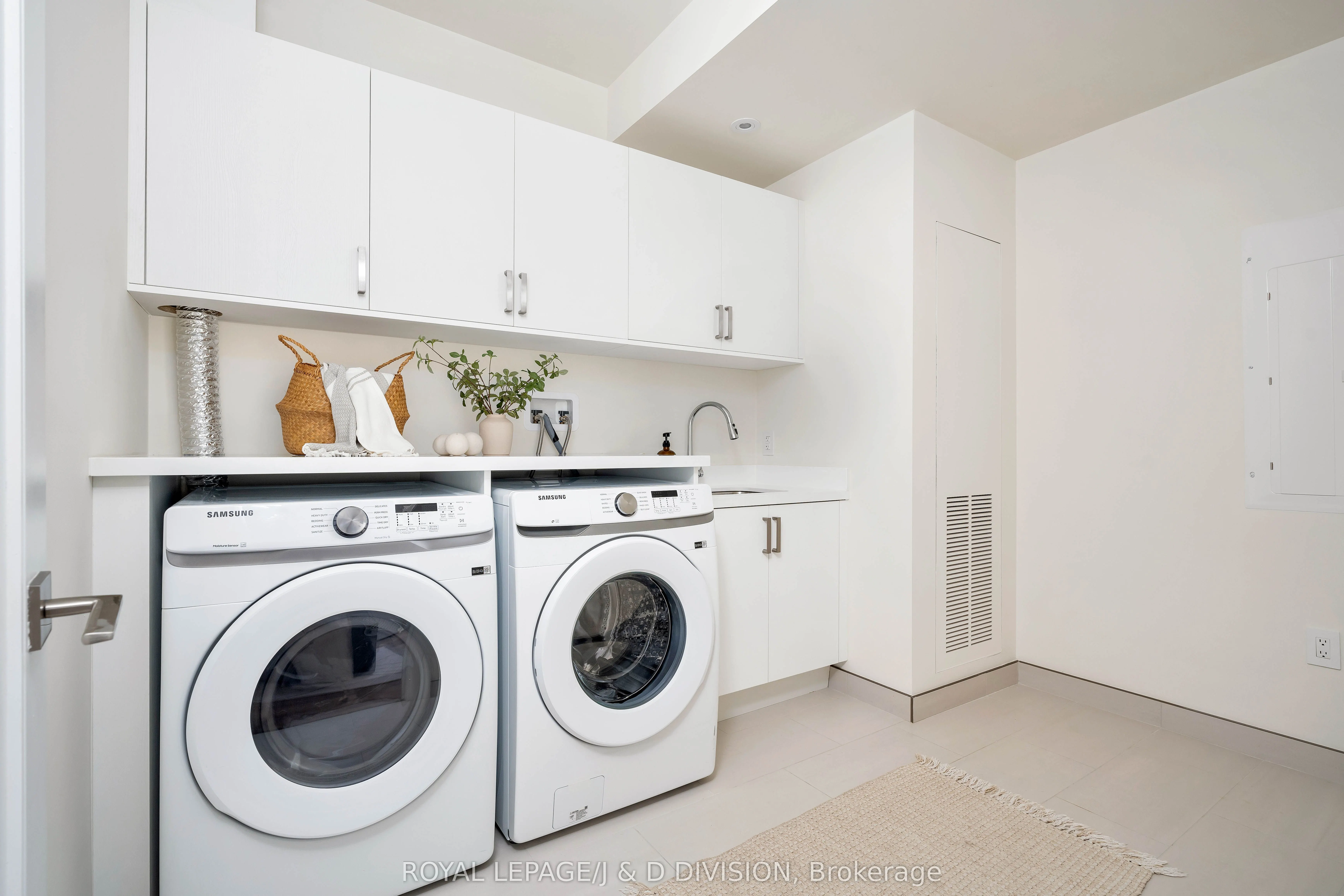 1 Strathgowan Avenue, #801
