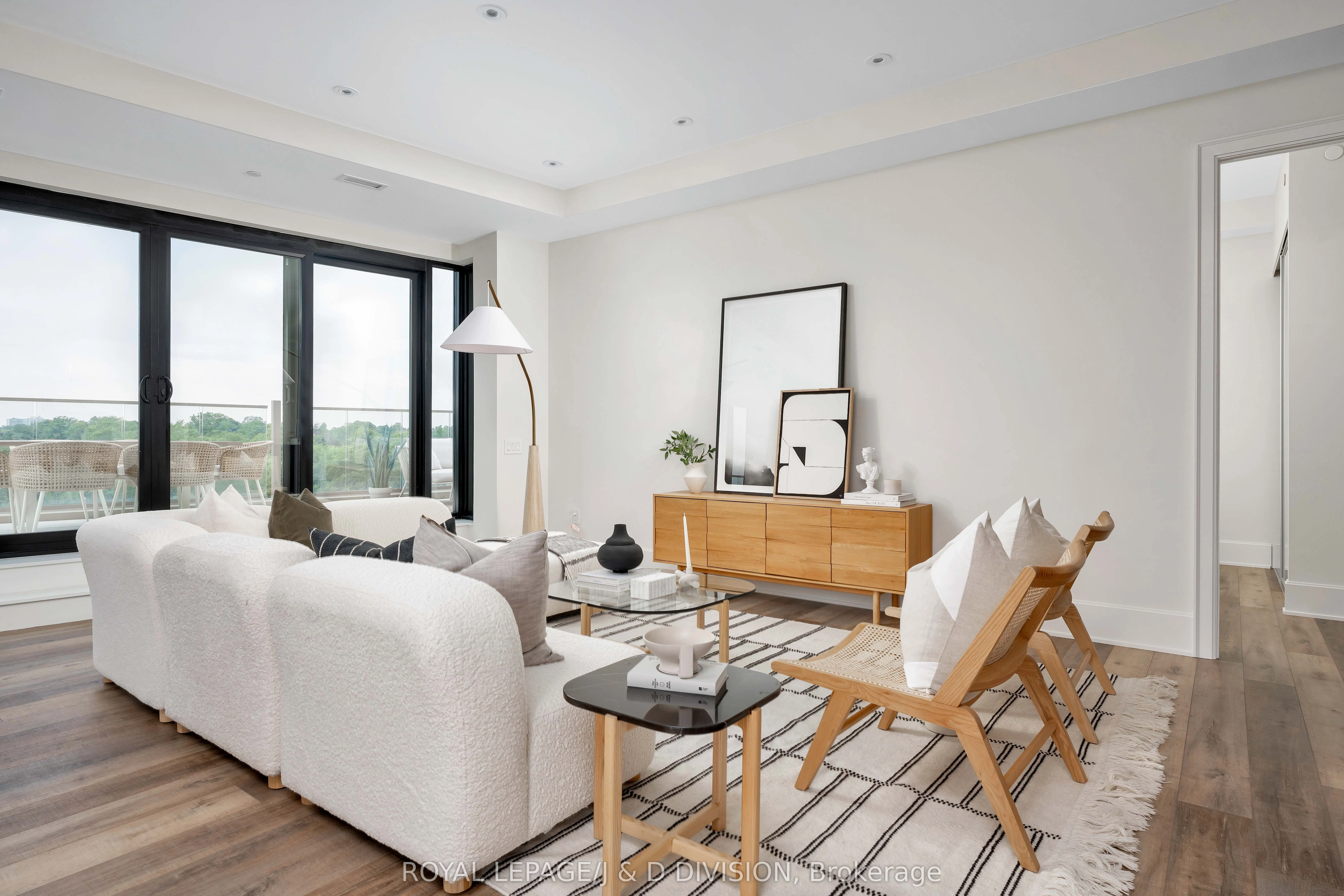 1 Strathgowan Avenue, #801