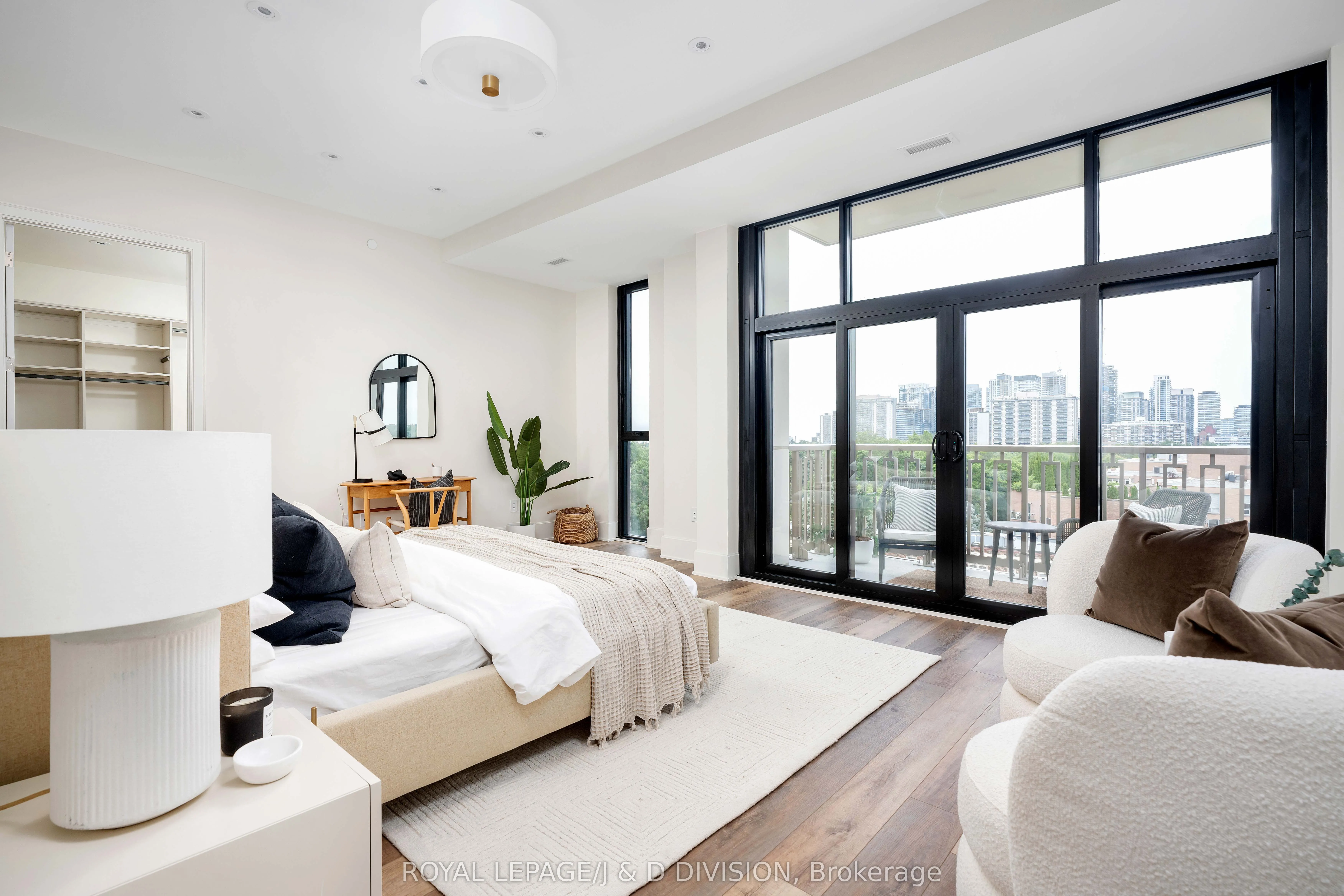 1 Strathgowan Avenue, #801