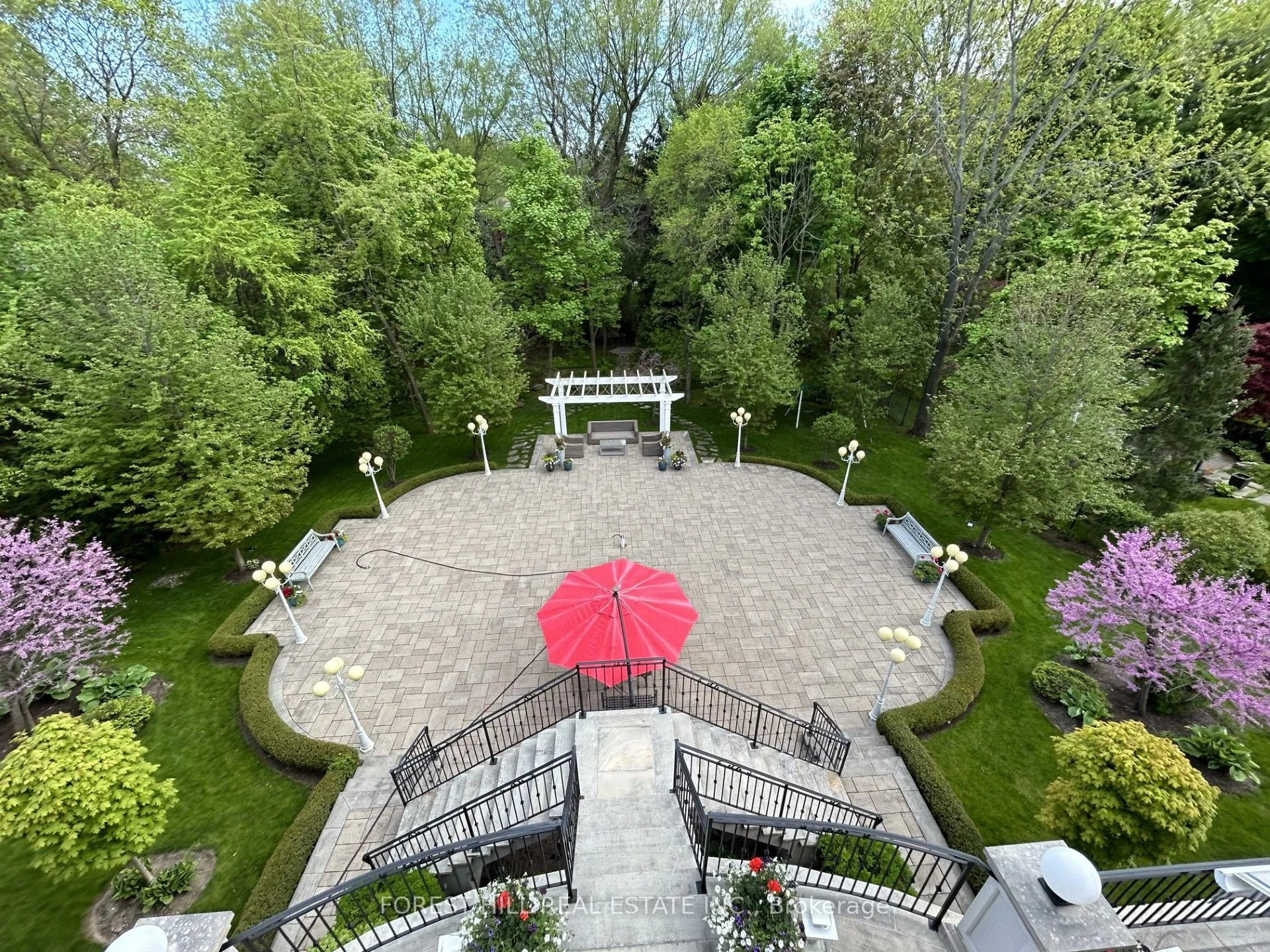 101 Forest Heights Boulevard