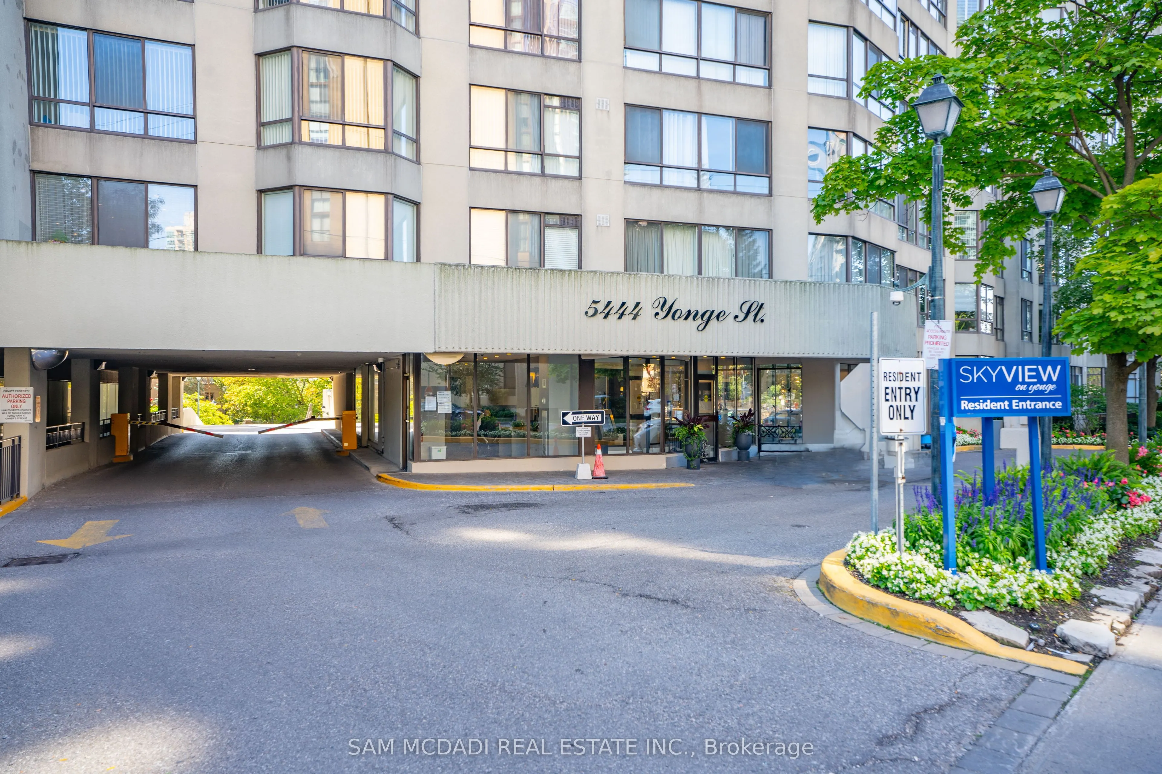 5444 Yonge Street #304