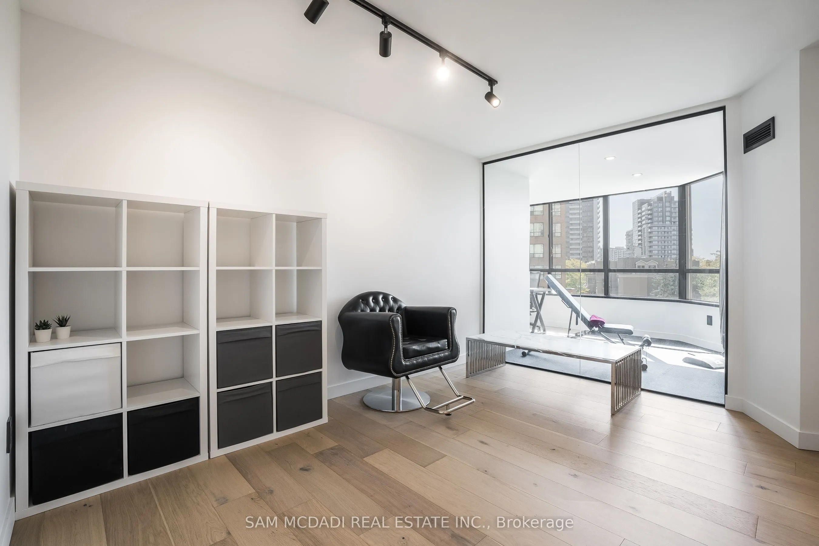 5444 Yonge Street #304