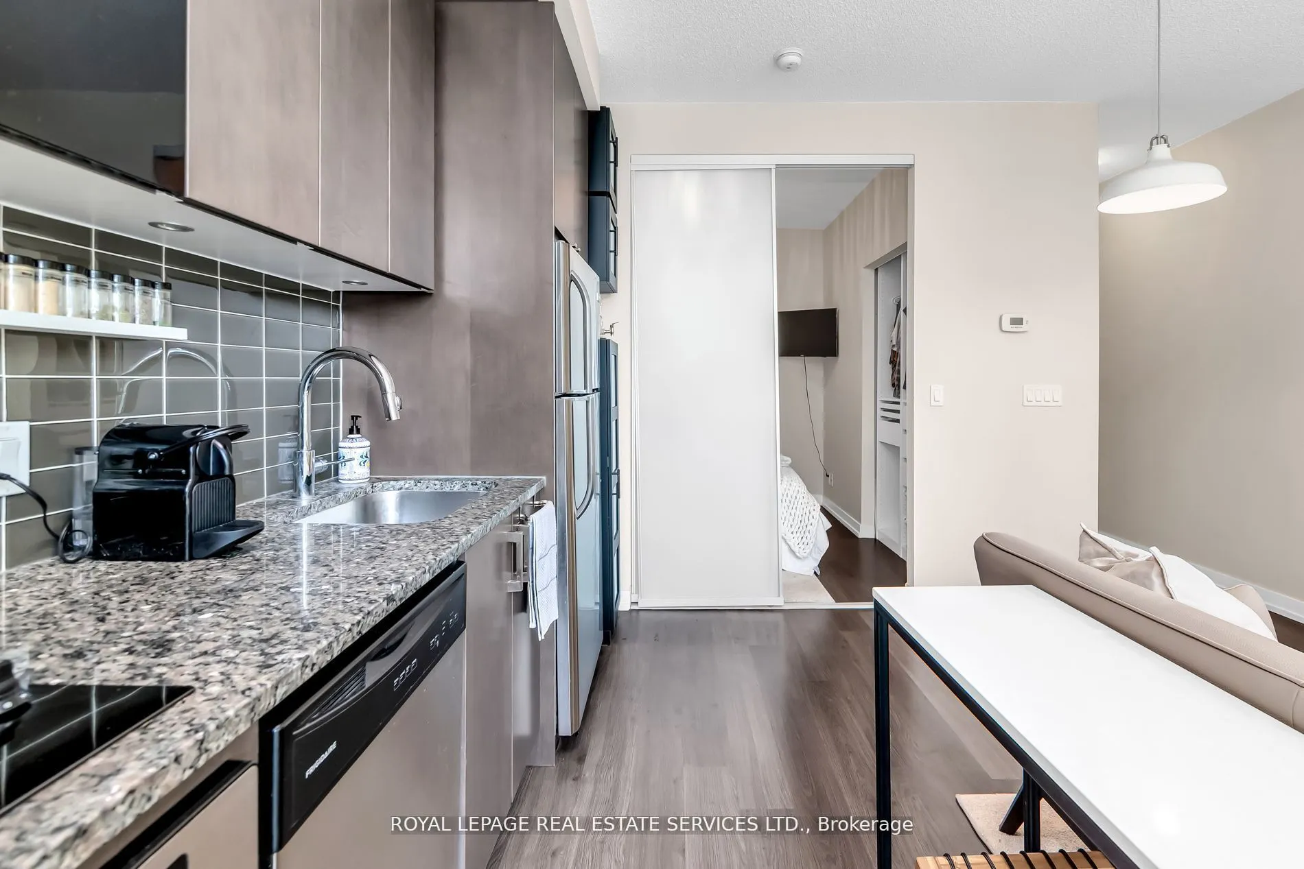 89 Dunfield Avenue, #727