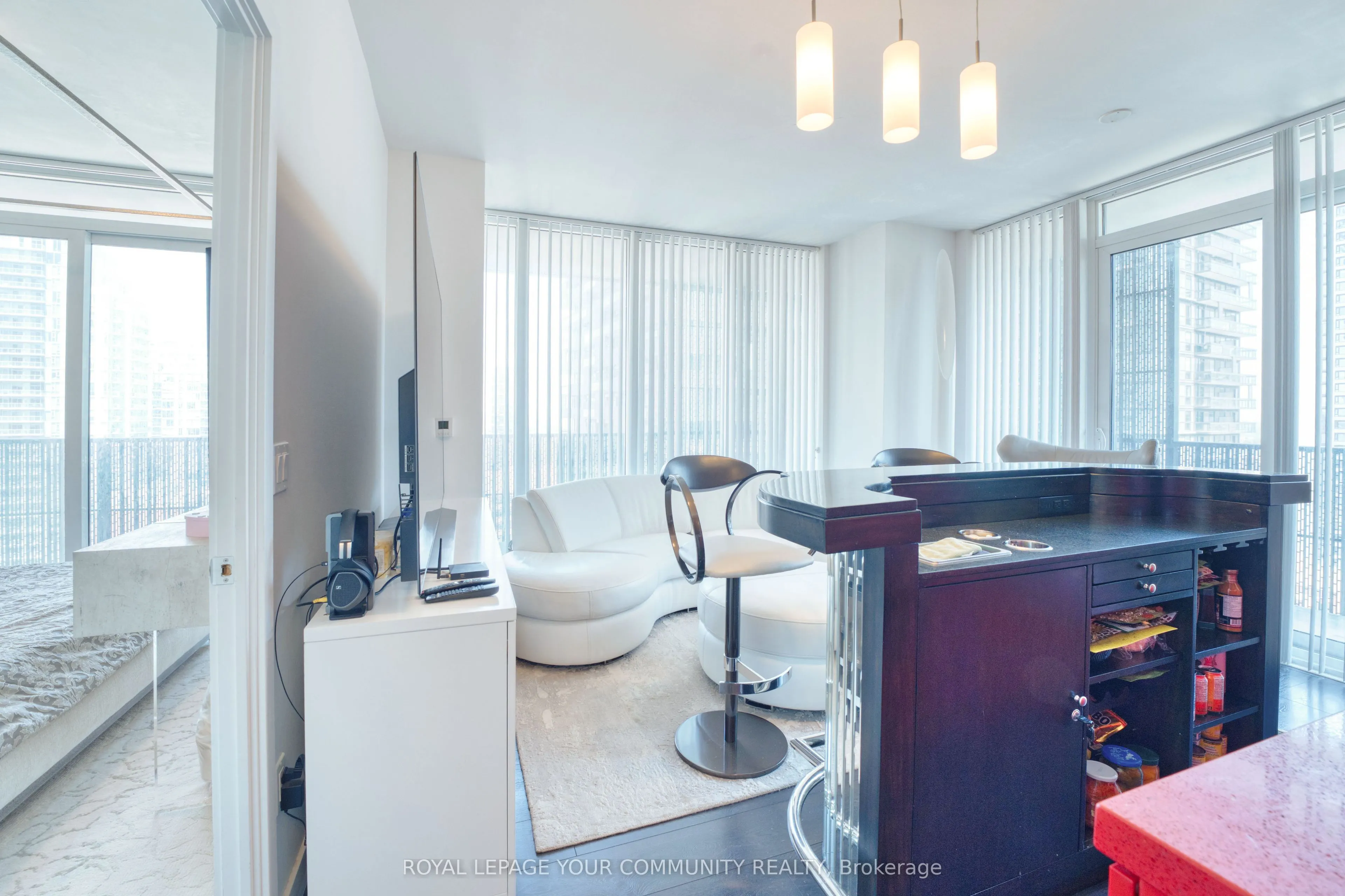 8 Eglinton Avenue E, #1808