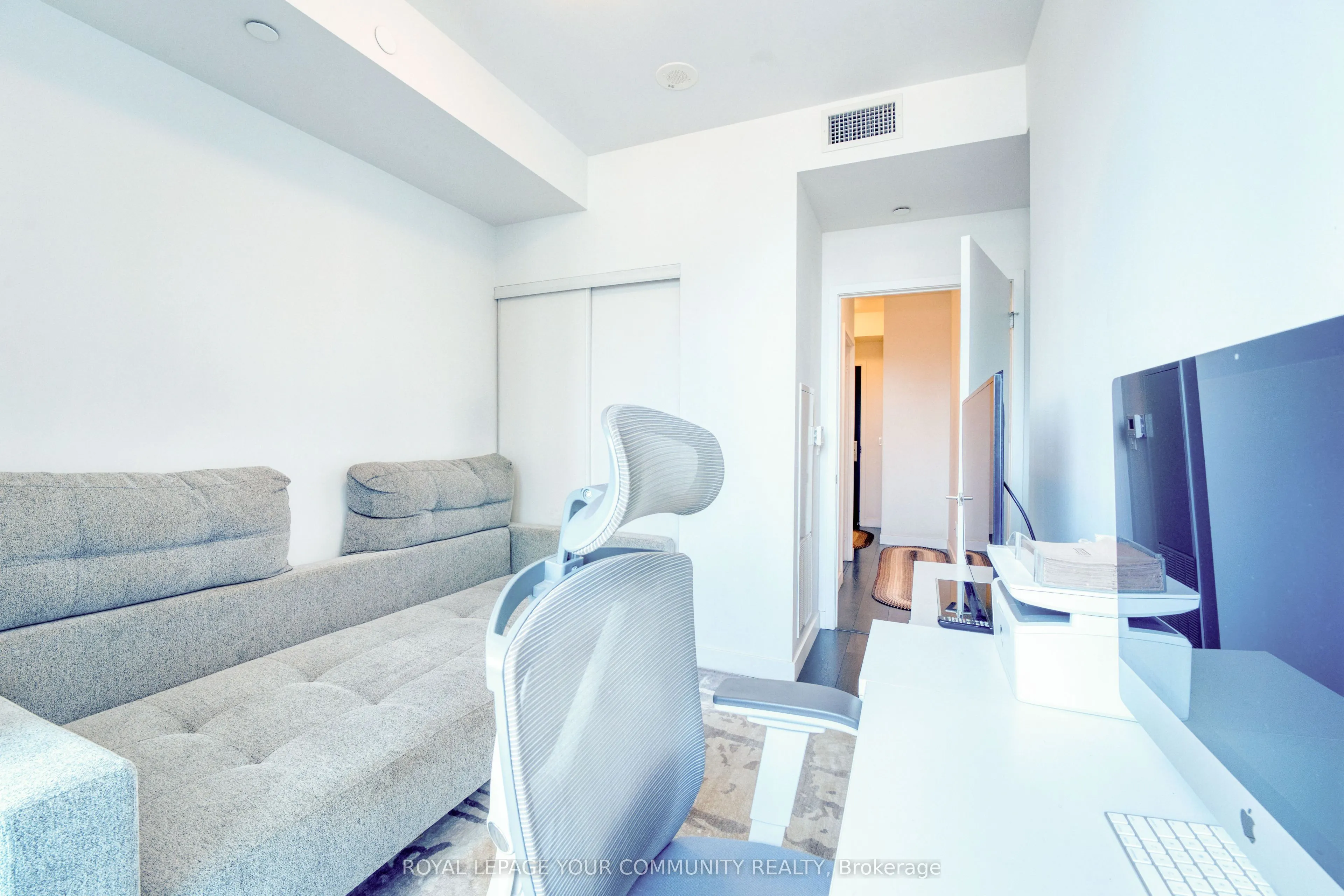8 Eglinton Avenue E, #1808