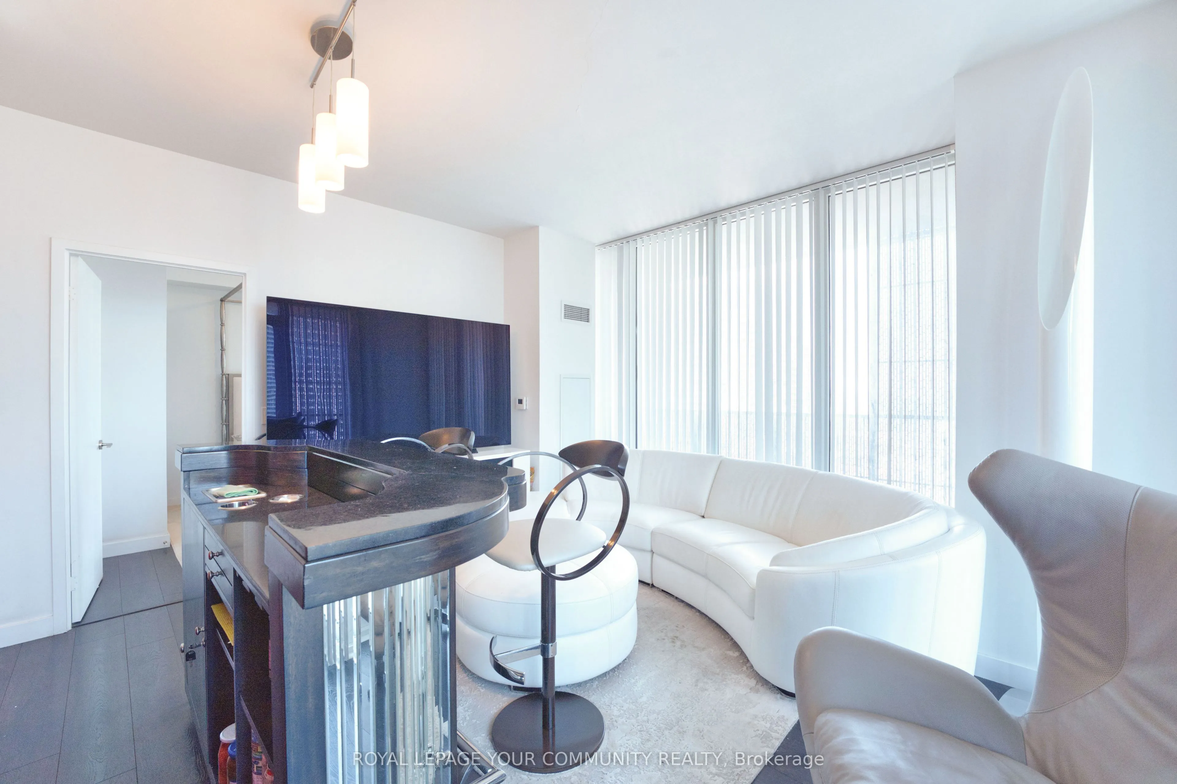 8 Eglinton Avenue E, #1808
