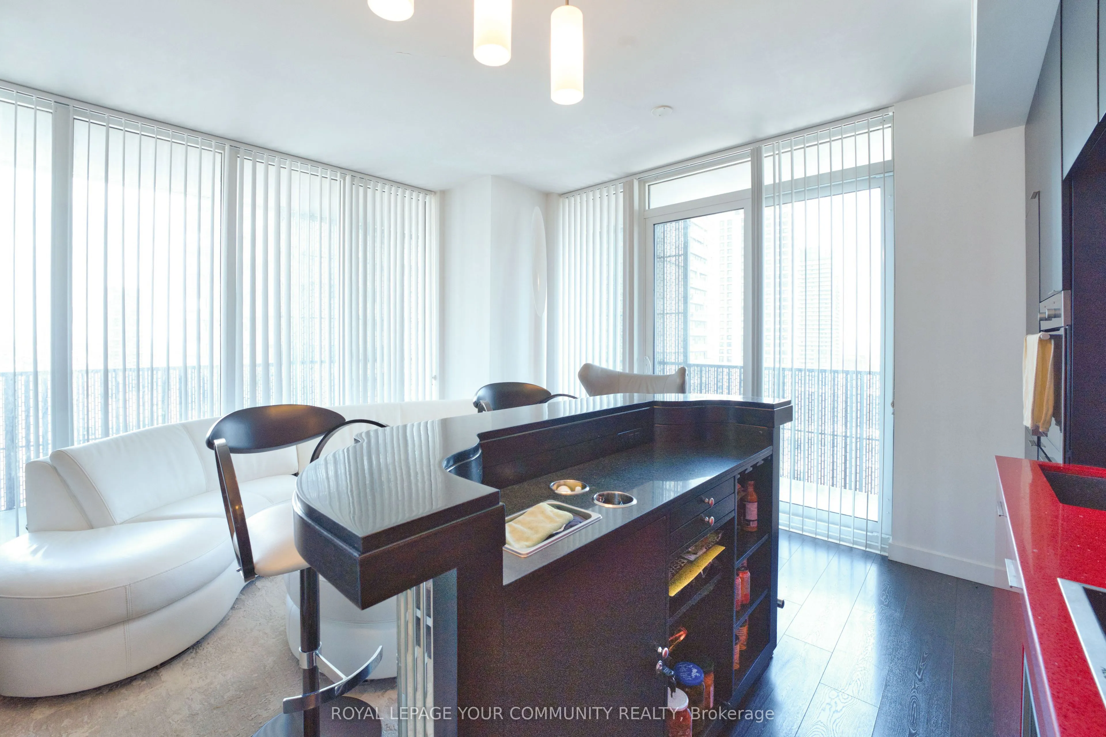 8 Eglinton Avenue E, #1808